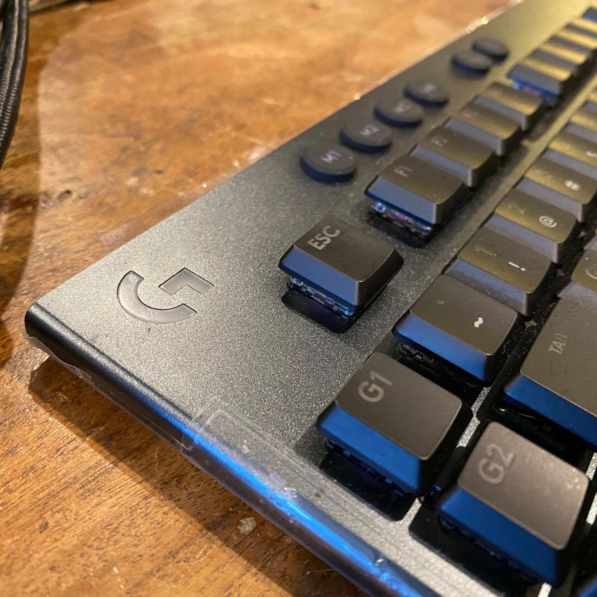 G815 Low Profile, Linear - Individually Backlit Keys, Mint Condition