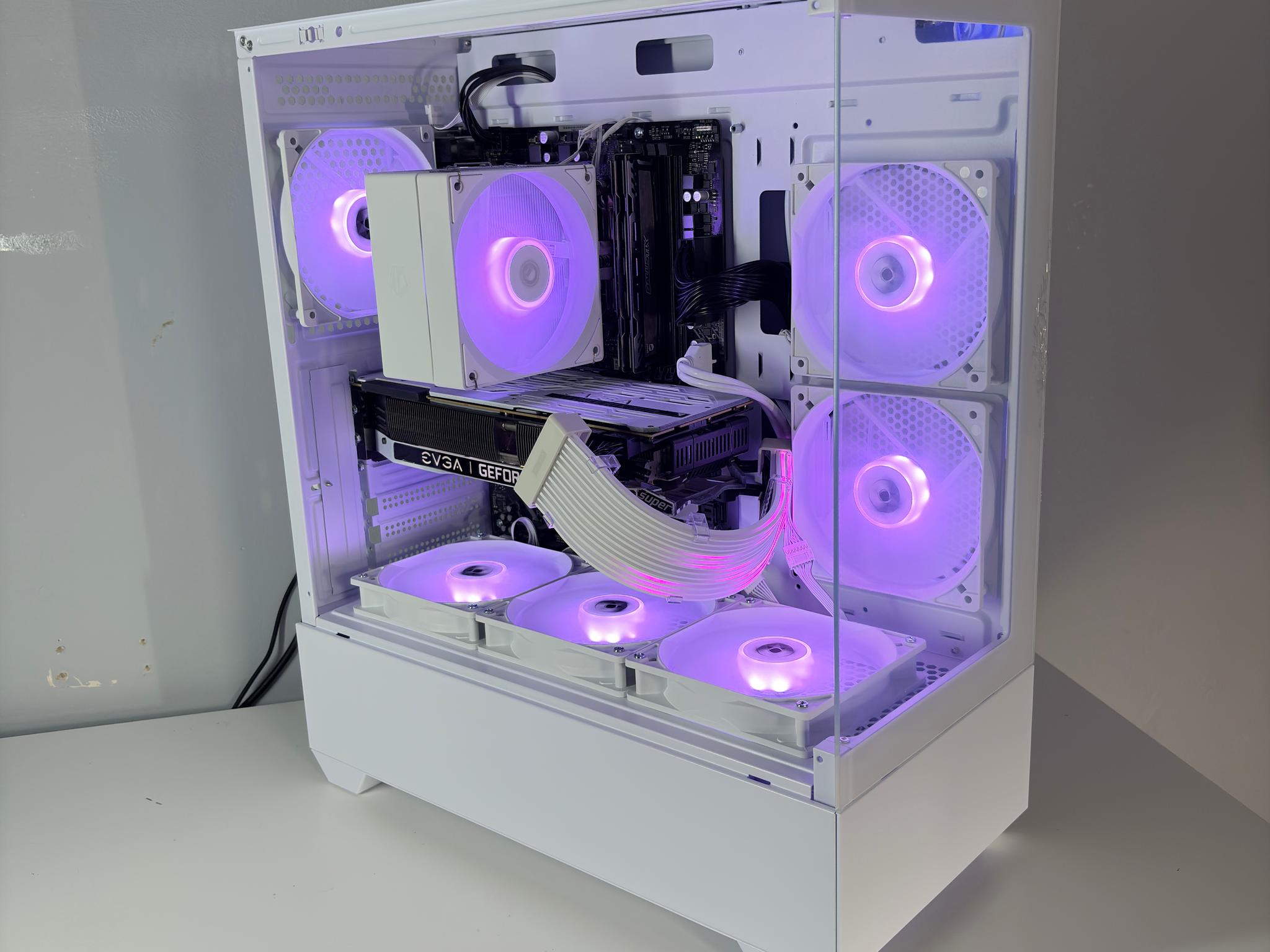 White Gaming PC Build / Ryzen 5 + 2070Super / SSD / Ready to play!