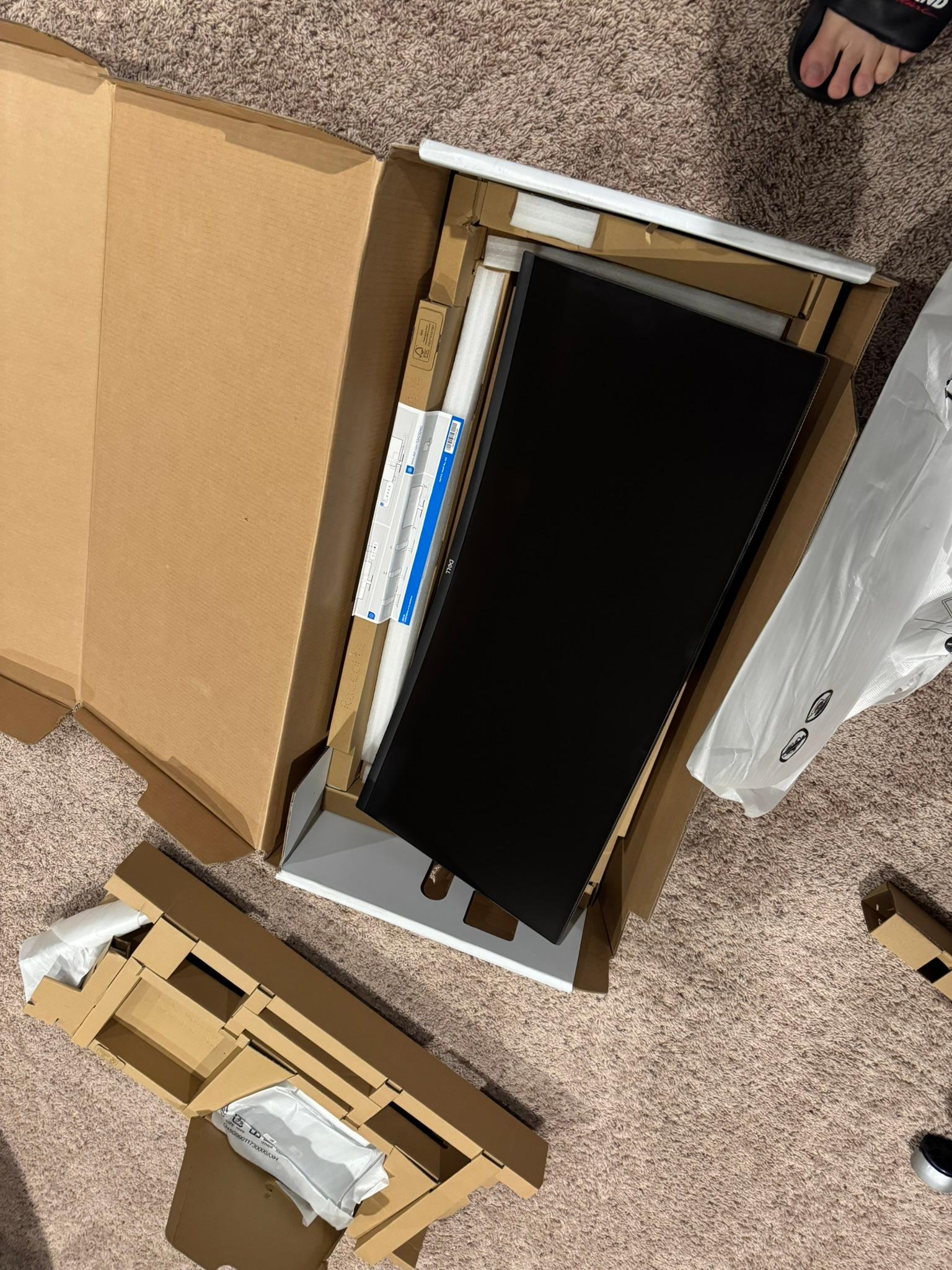 DELL S4323DWC curved USB-C monitor Used with Box