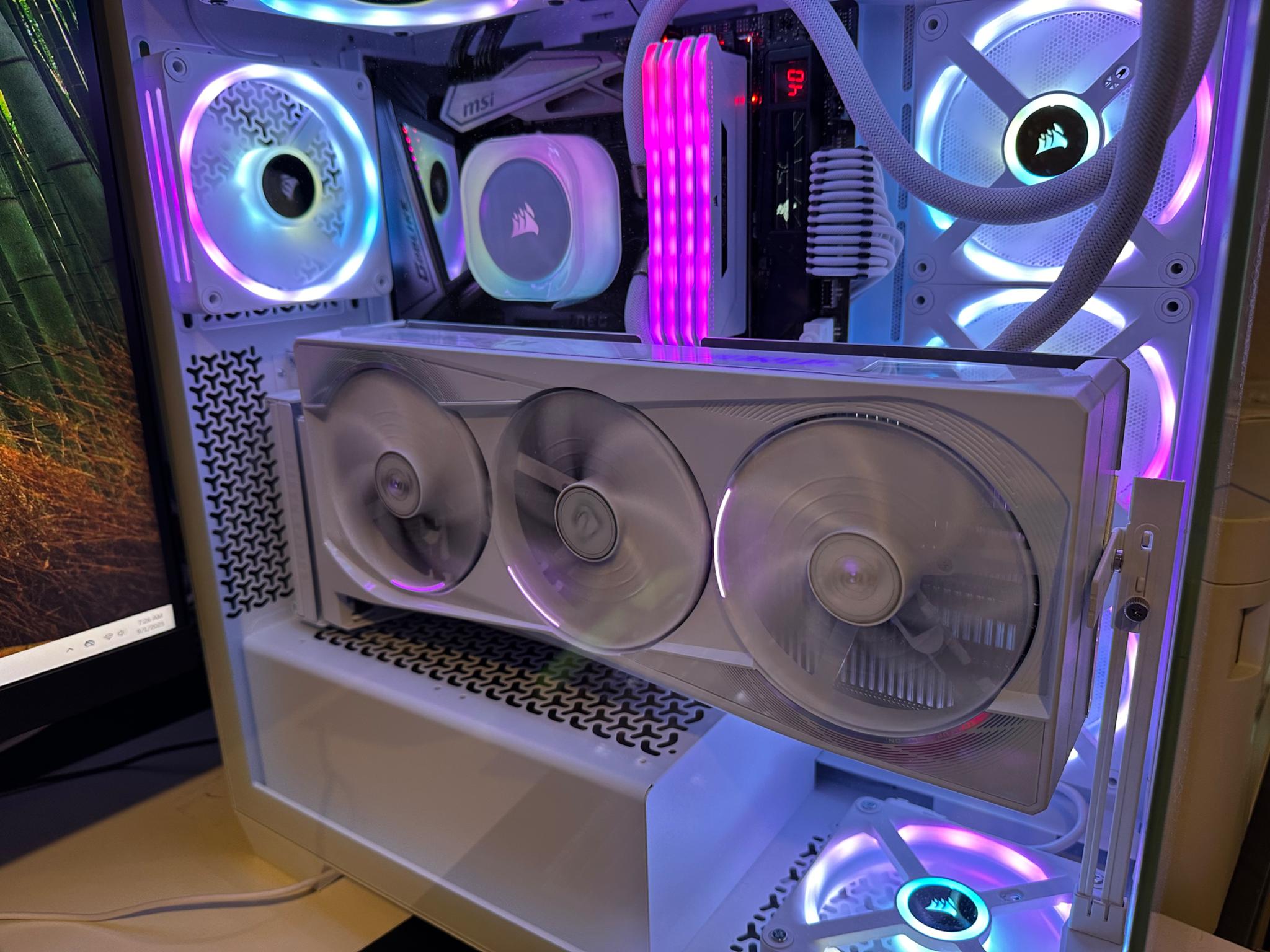 Gigabyte AORUS RTX 5080 Master Ice
