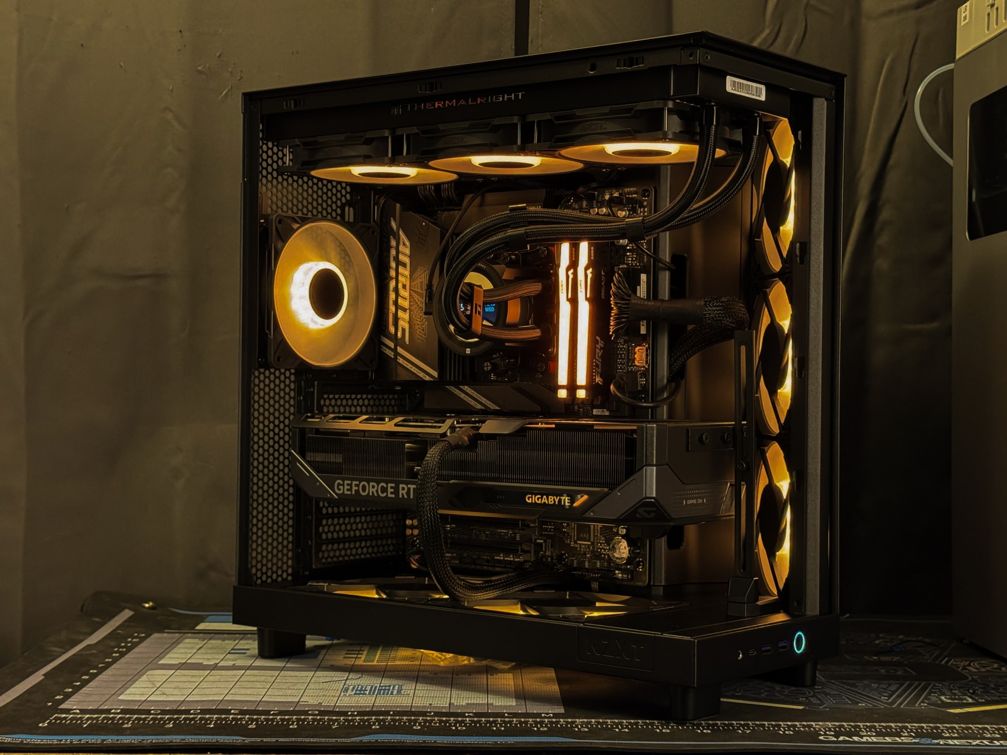 Amber - 9850X3D, RTX 5080, 2TB SSD, Wifi