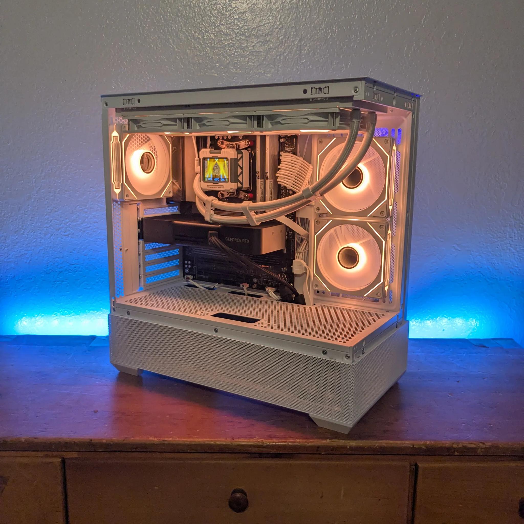 RTX 5070, Ryzen 5 7600, 32 GB DDR5 6000, 1 TB NVME SSD