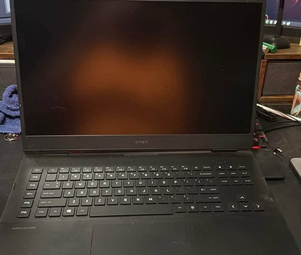 HP OMEN 17-ck2047nr Gaming Laptop