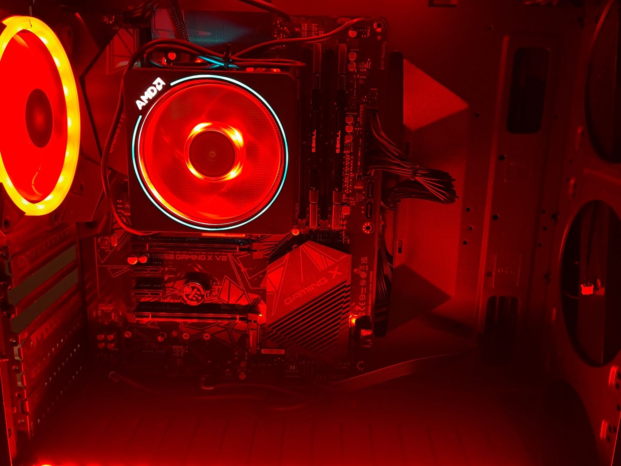 Ryzen 7 3700X - 32GB RAM - 1TB NVMe SSD
