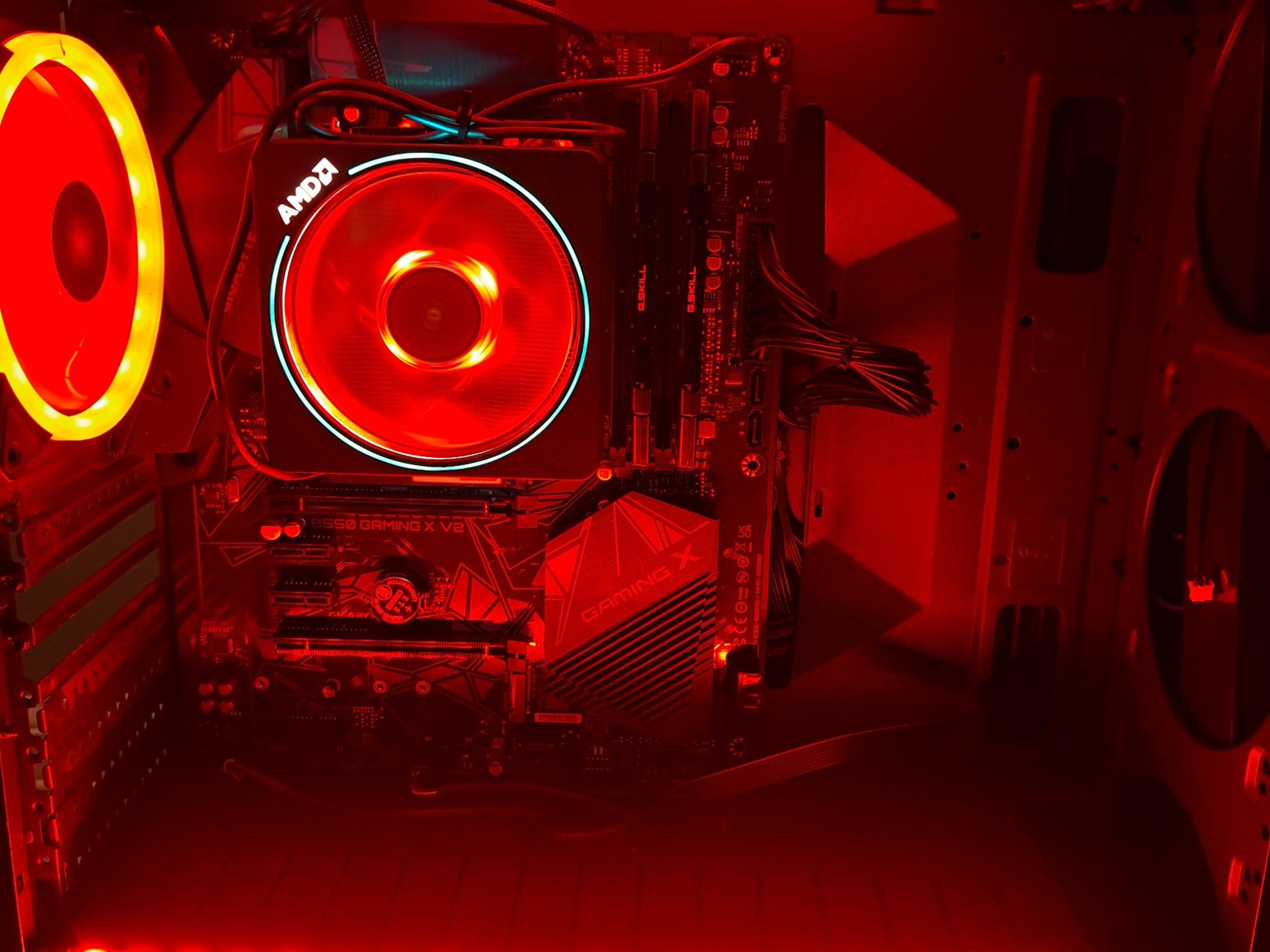 Ryzen 7 3700X - 32GB RAM - 1TB NVMe SSD