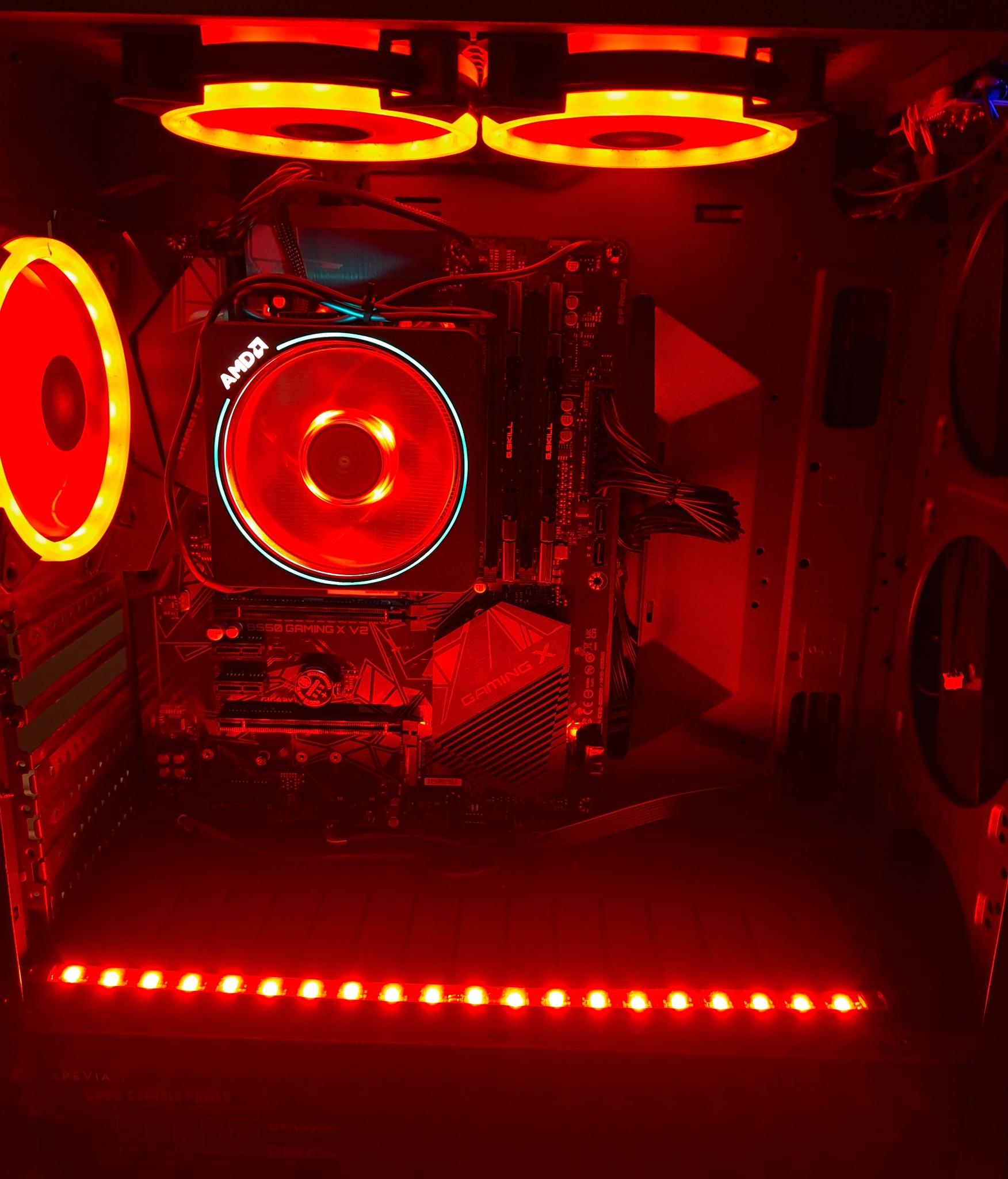 Ryzen 7 3700X - 32GB RAM - 1TB NVMe SSD