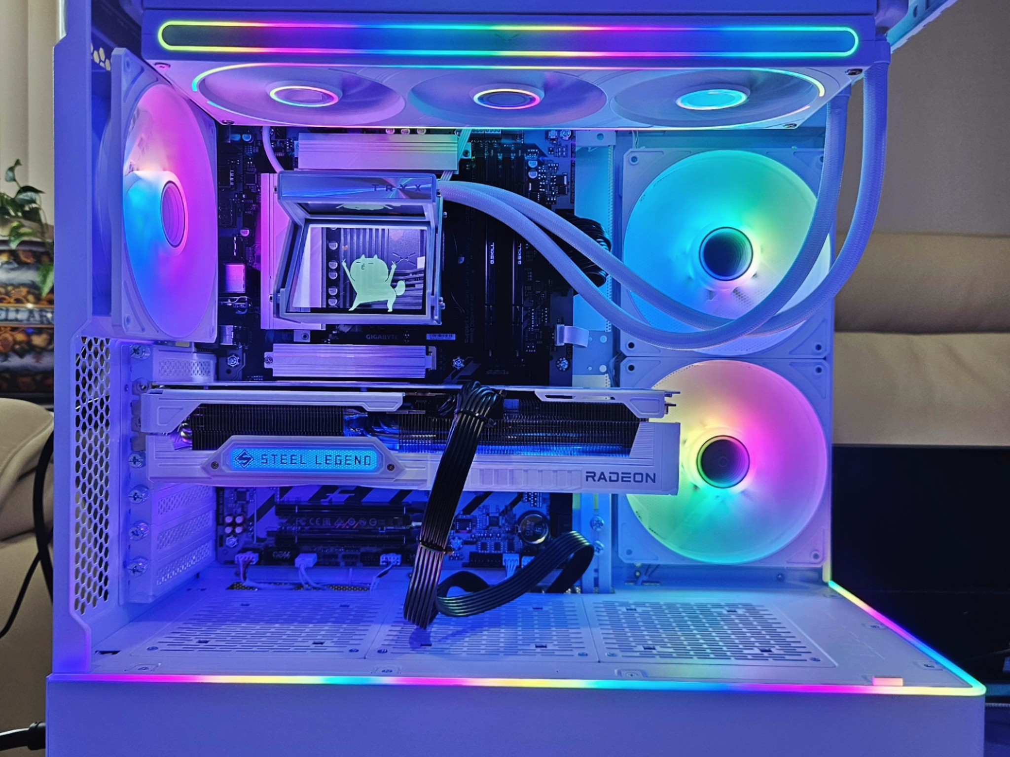 White Gaming PC • RX 9070 XT • Intel Core Ultra 7 265K • 32GB DDR5 • 1TB M.2 • TRYX Holo 360MM