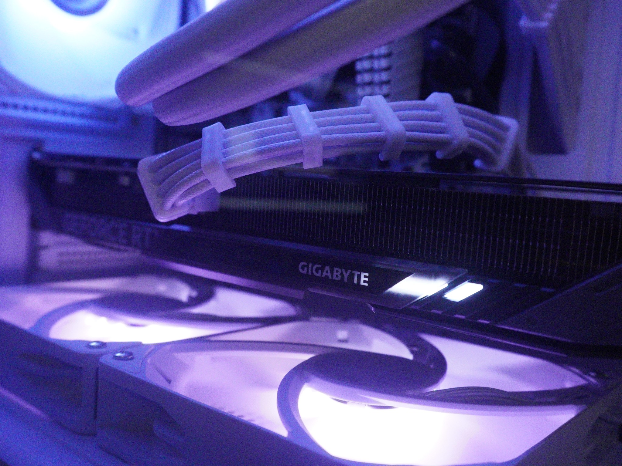 Soul White II | I7 12700K | RTX 5060 TI 8G | 16GB DDR4 | 512G 2.5 SSD | WINDOWS 11 ACTIVATED