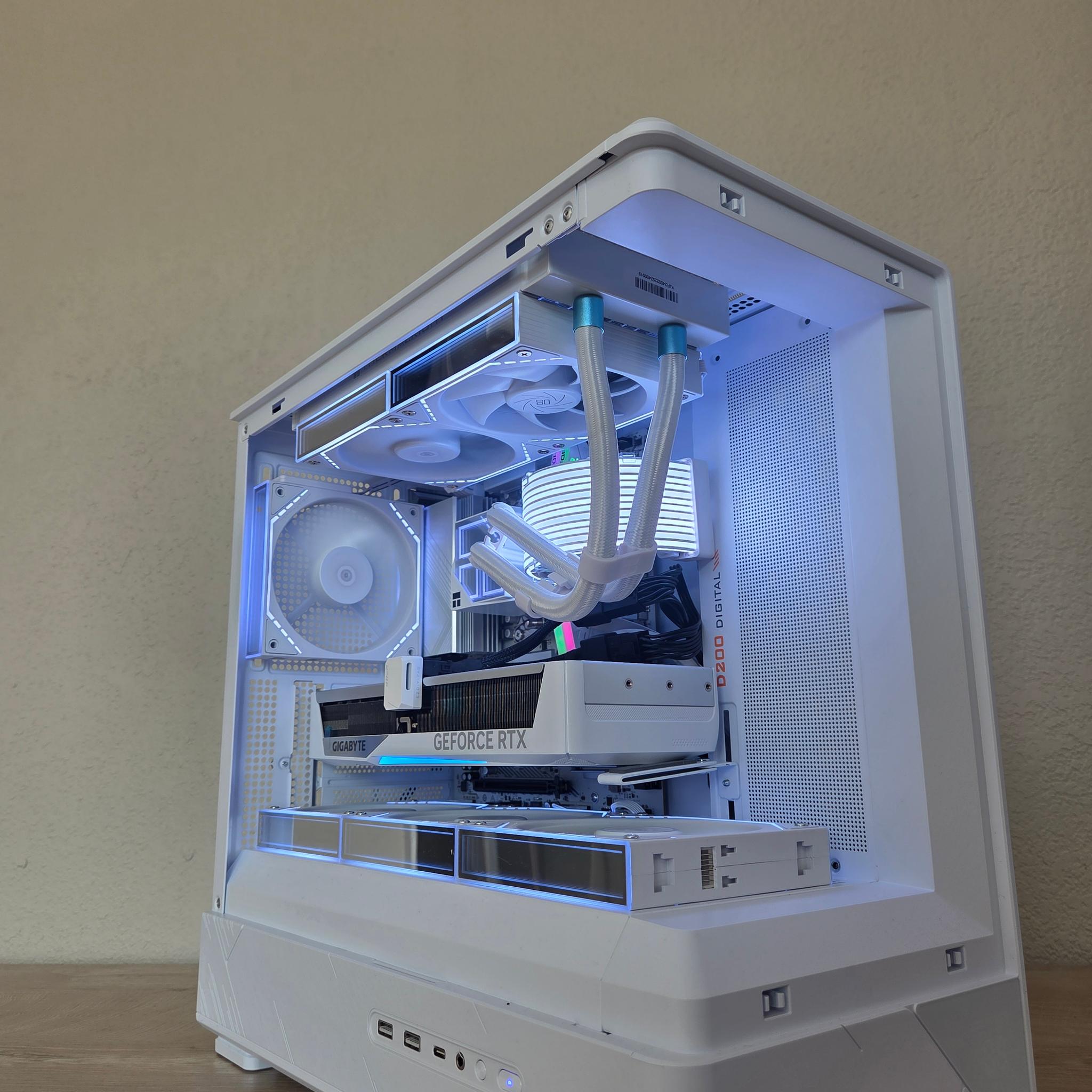 ❄️🤍 Frost Infinity | RTX 5070 | Ryzen 5 7600X | LCD Screen Display | 1.5TB Storage 🤍❄️