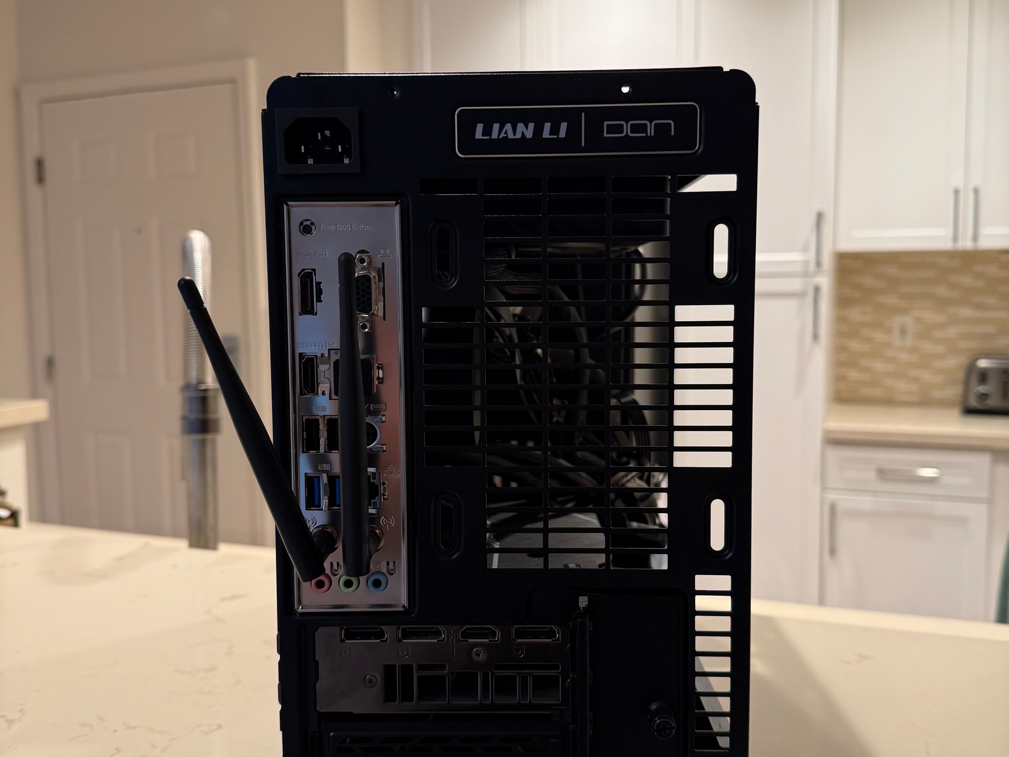 自作PC Ryzen7 5800X RTX2070super AMD Ryzen 7 5800XT · RTX 2070 Super · 64GB DDR4 · 2TB NVMe | Jawa