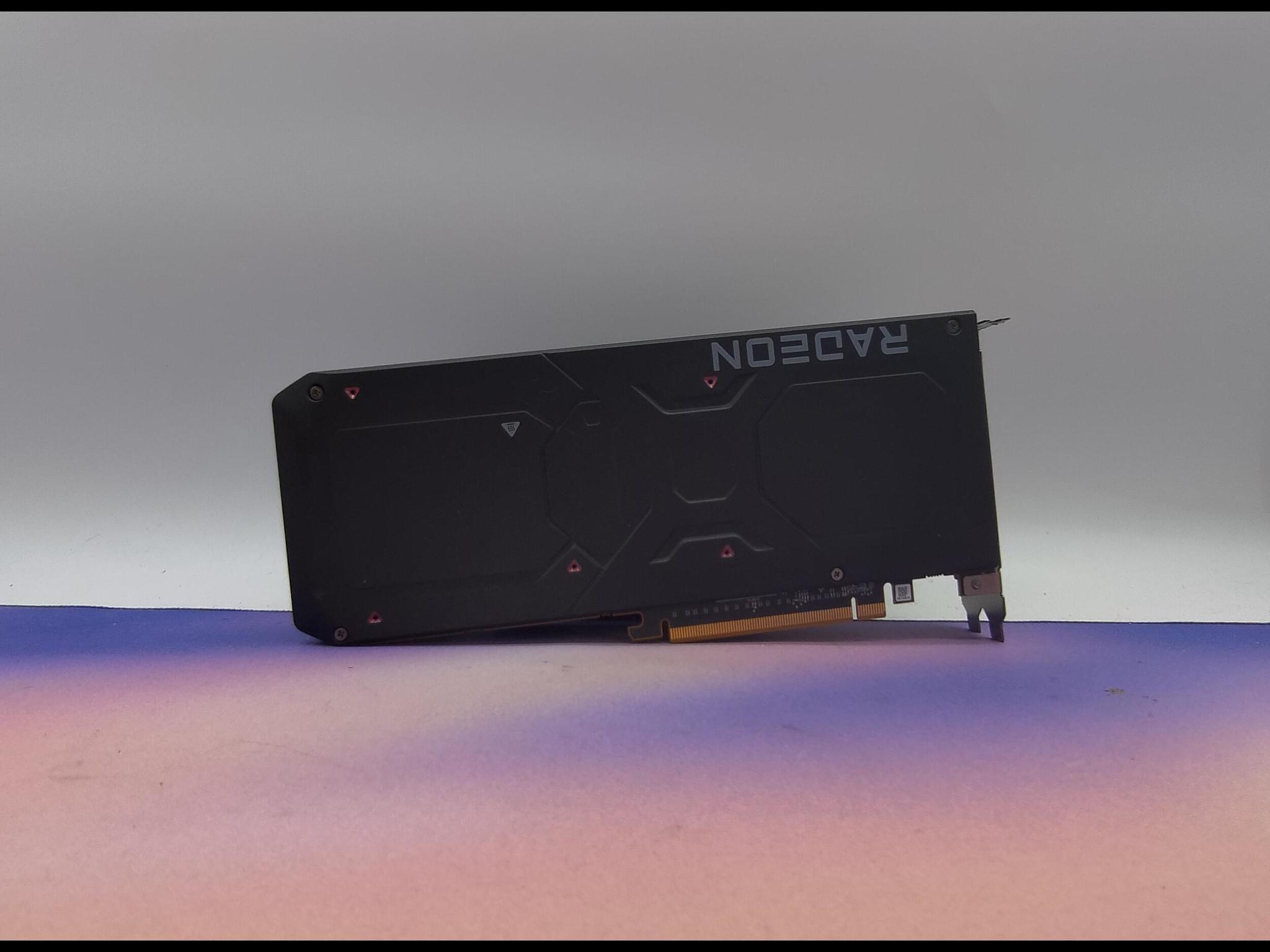 AMD RX 7800XT Reference