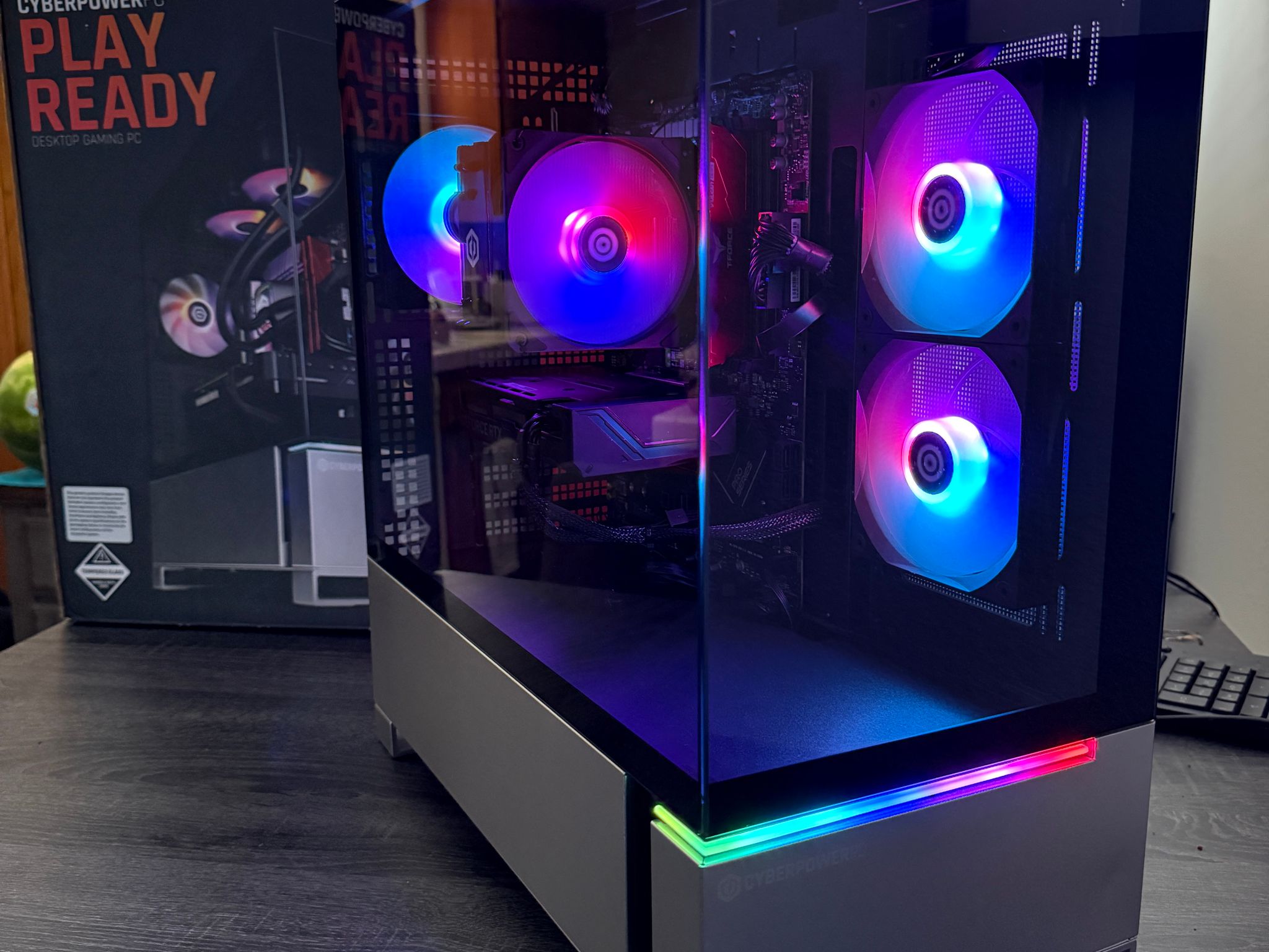 Cyberpower PC RTX 4060 Ti 8gb - Ryzen 7 8700F 4.1 GHz 16 gb DDR5 ram