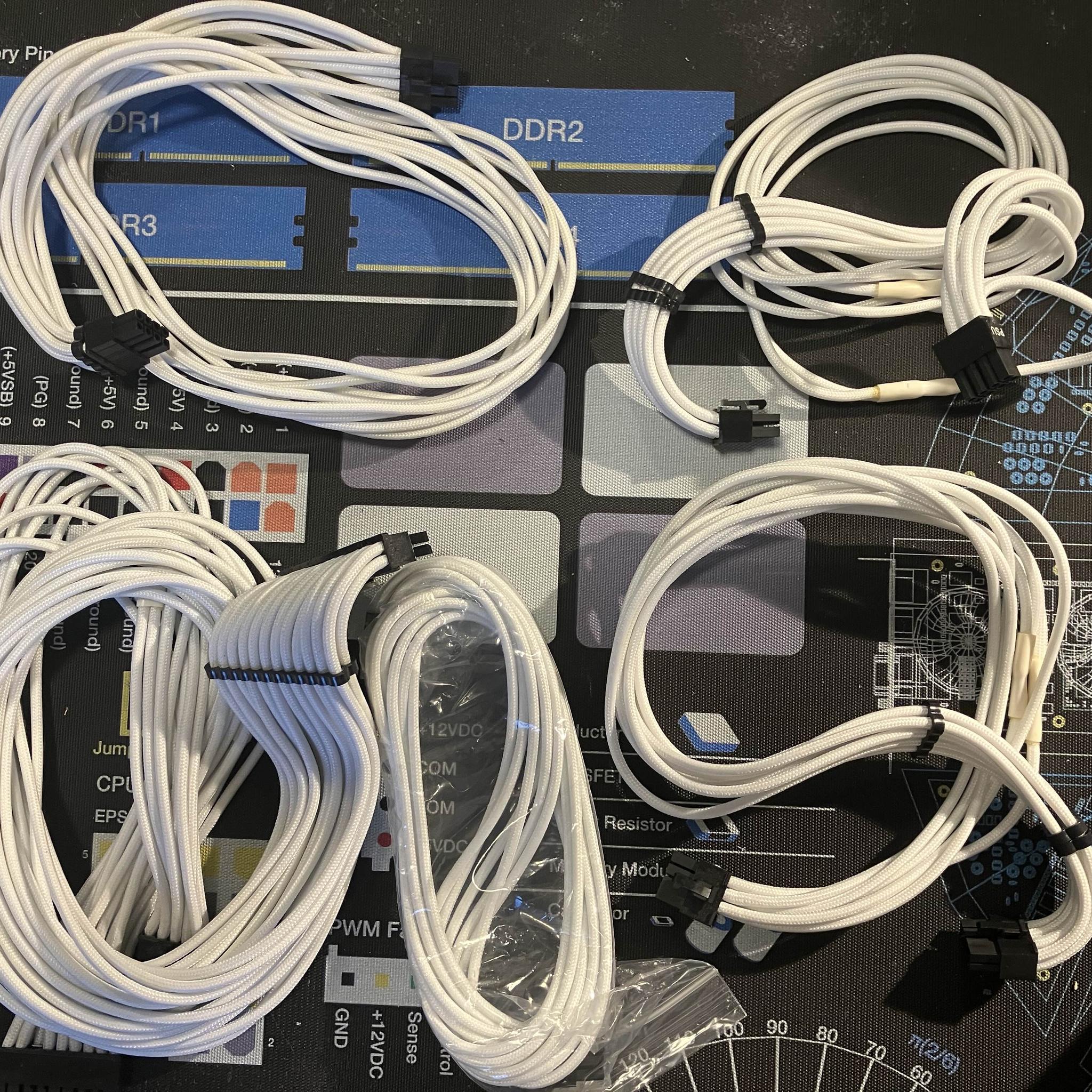 SeaSonic FOCUS Plus 850 Gold W/ CableMod Cables Modular PSU