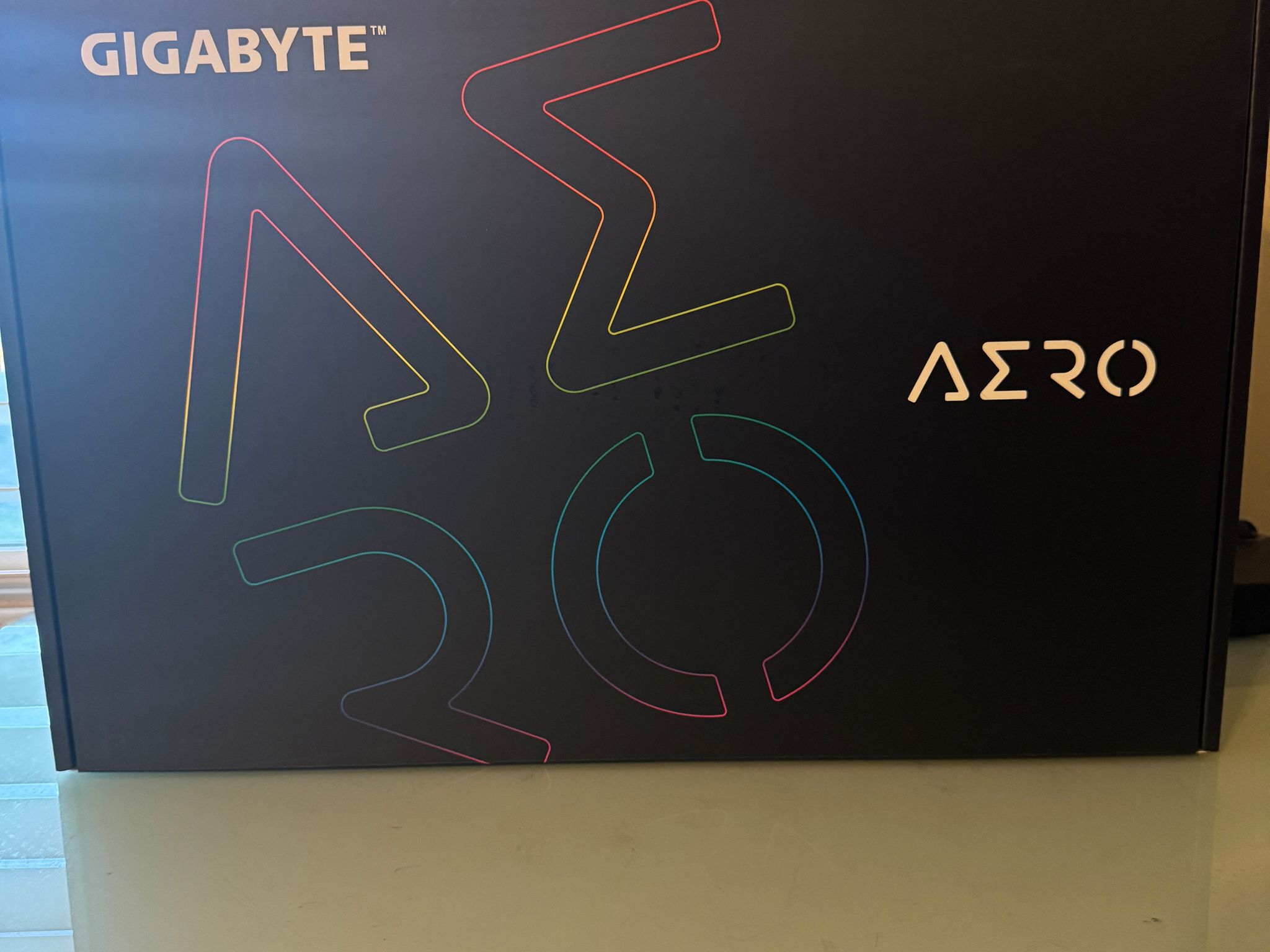 GIGABYTE Aero 15.6" 4K OLED Laptop - Intel Core i7-11800H - 16GB - NVIDIA GeForce RTX 3060 1TB SSD