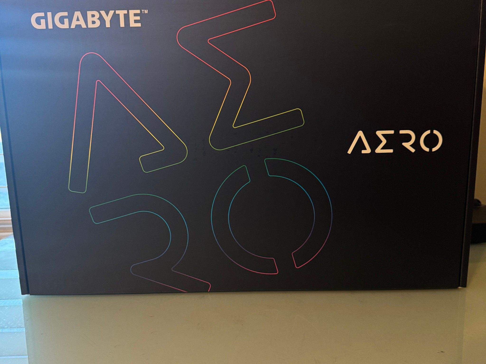 GIGABYTE Aero 15.6" 4K OLED Laptop - Intel Core i7-11800H - 16GB - NVIDIA GeForce RTX 3060 1TB SSD