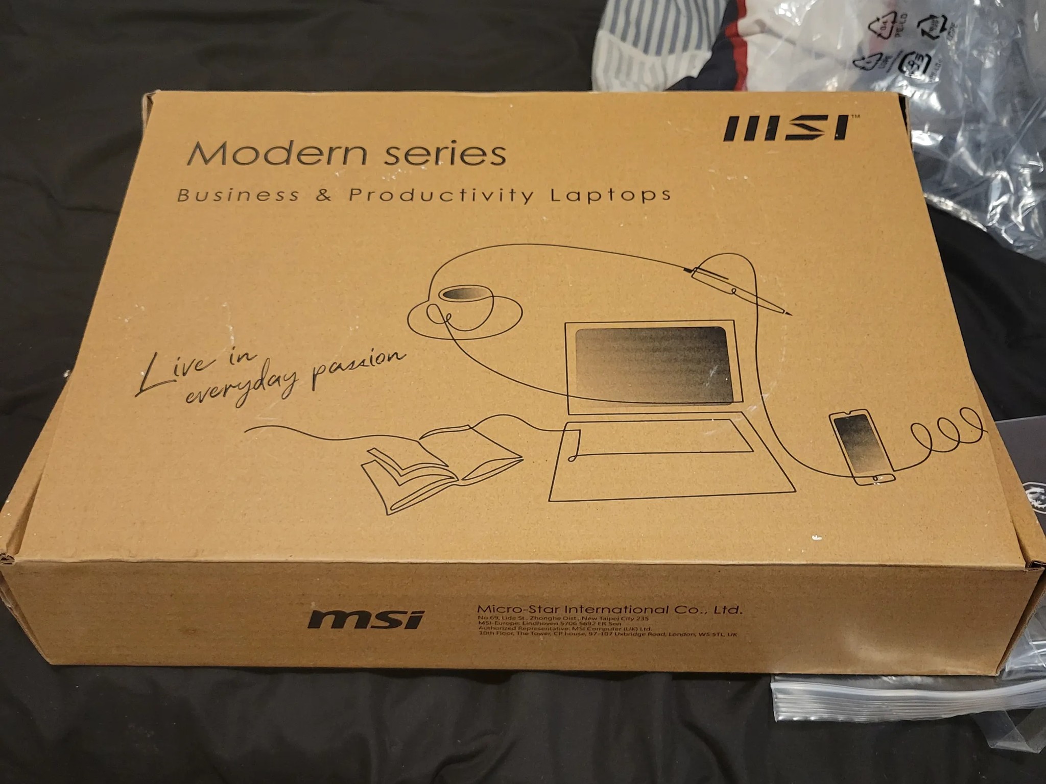 MSI Modern 14 14" Ultra Thin and Light Laptop AMD Ryzen 7-7730U 16 GB DDR4
