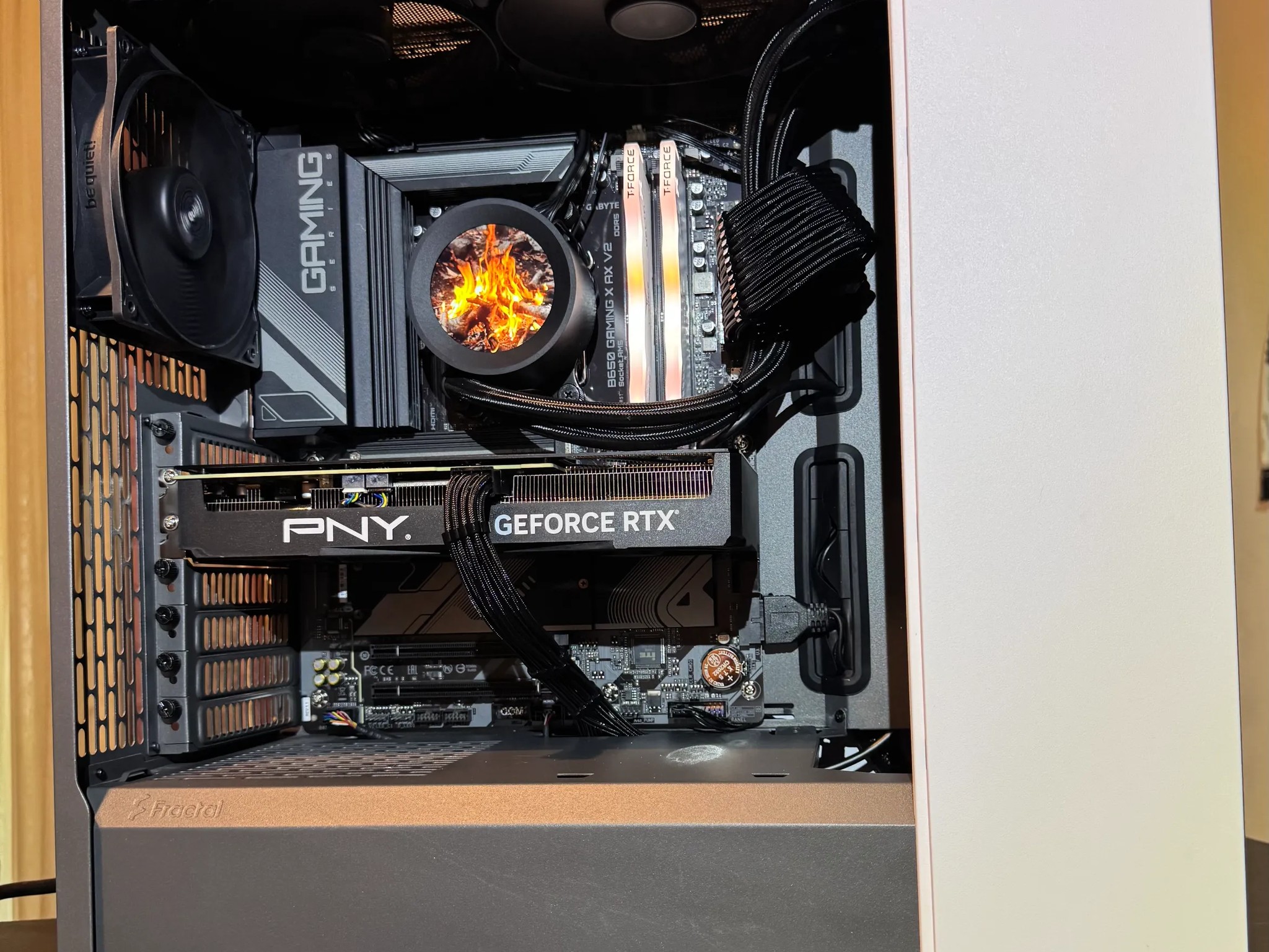 4070 + RYZEN 7 7700 +32GB  (FIRE WOOD🔥)