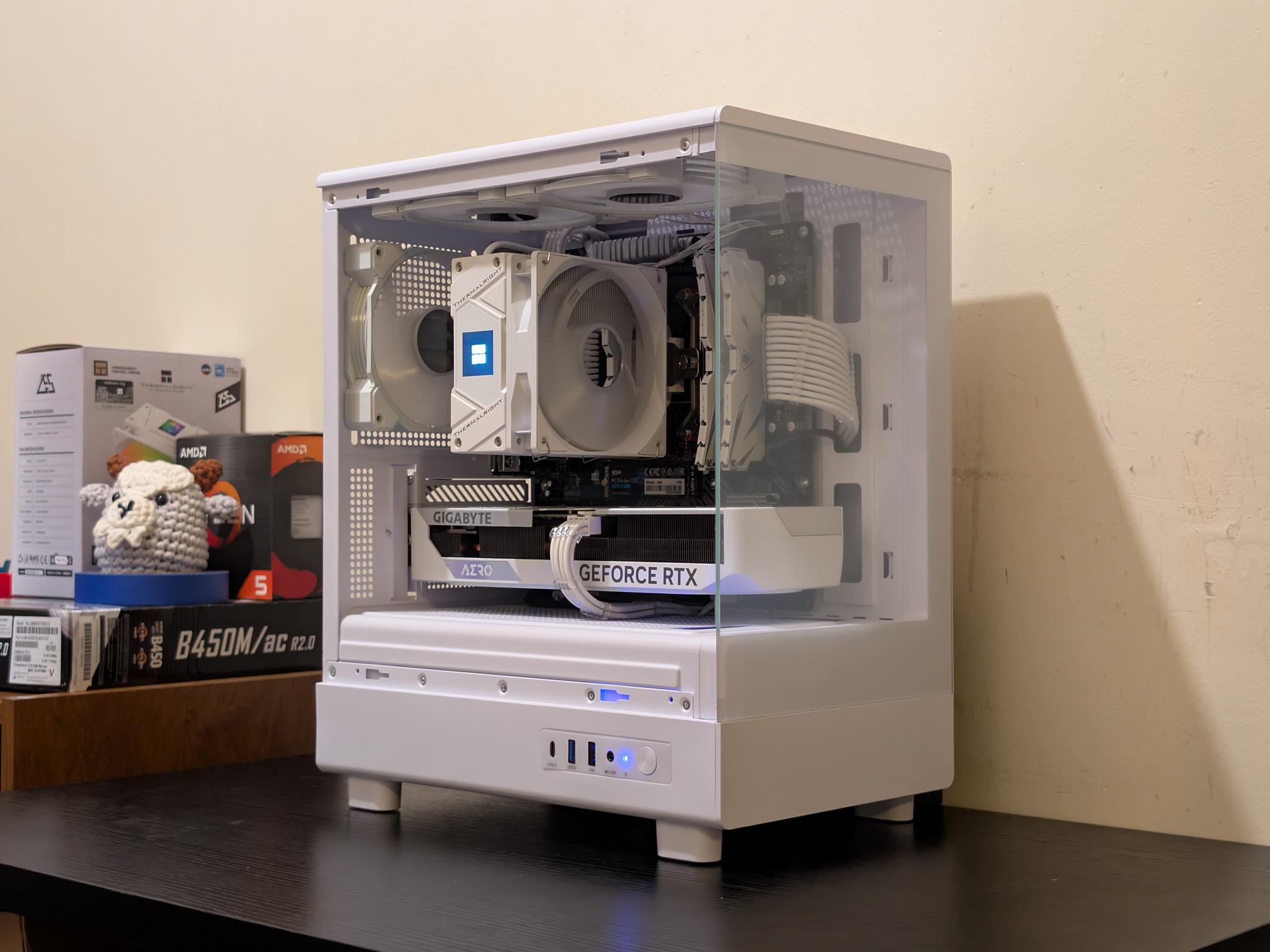 🦢🤍 White Gaming PC | RTX 4060Ti | Ryzen 5500 | 1TB SSD | 32GB RAM | WiFi 6 & Bluetooth 🤍🦢