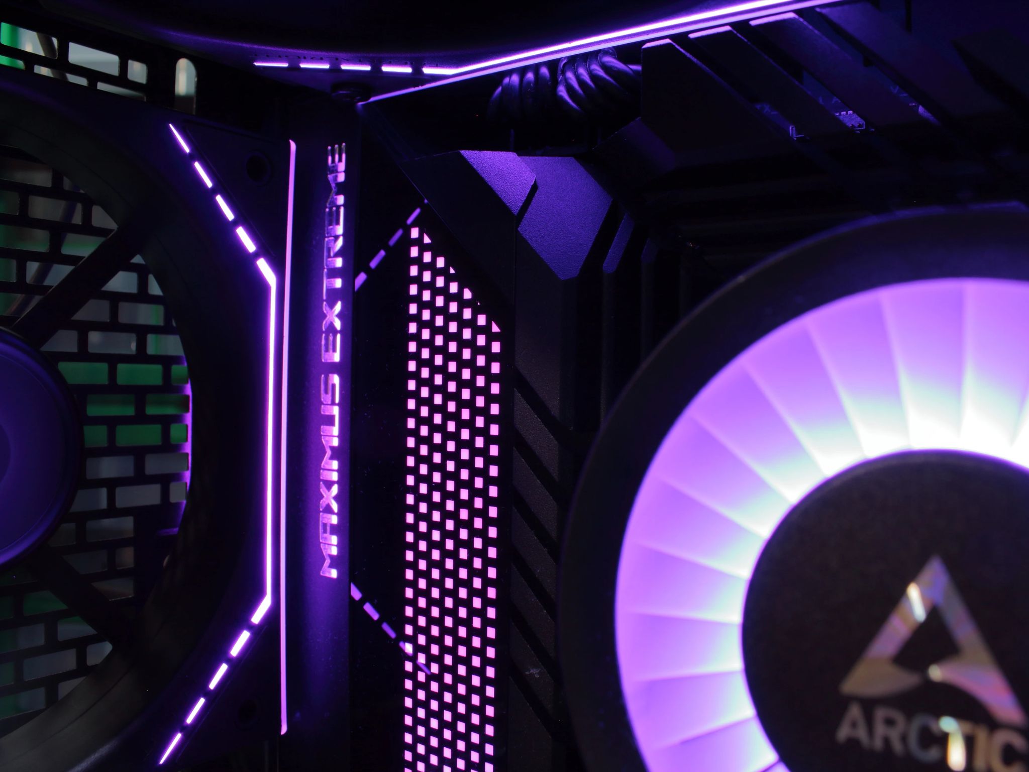 4070TiS | 13900K | 64GB DDR5 | 2TB NVME
