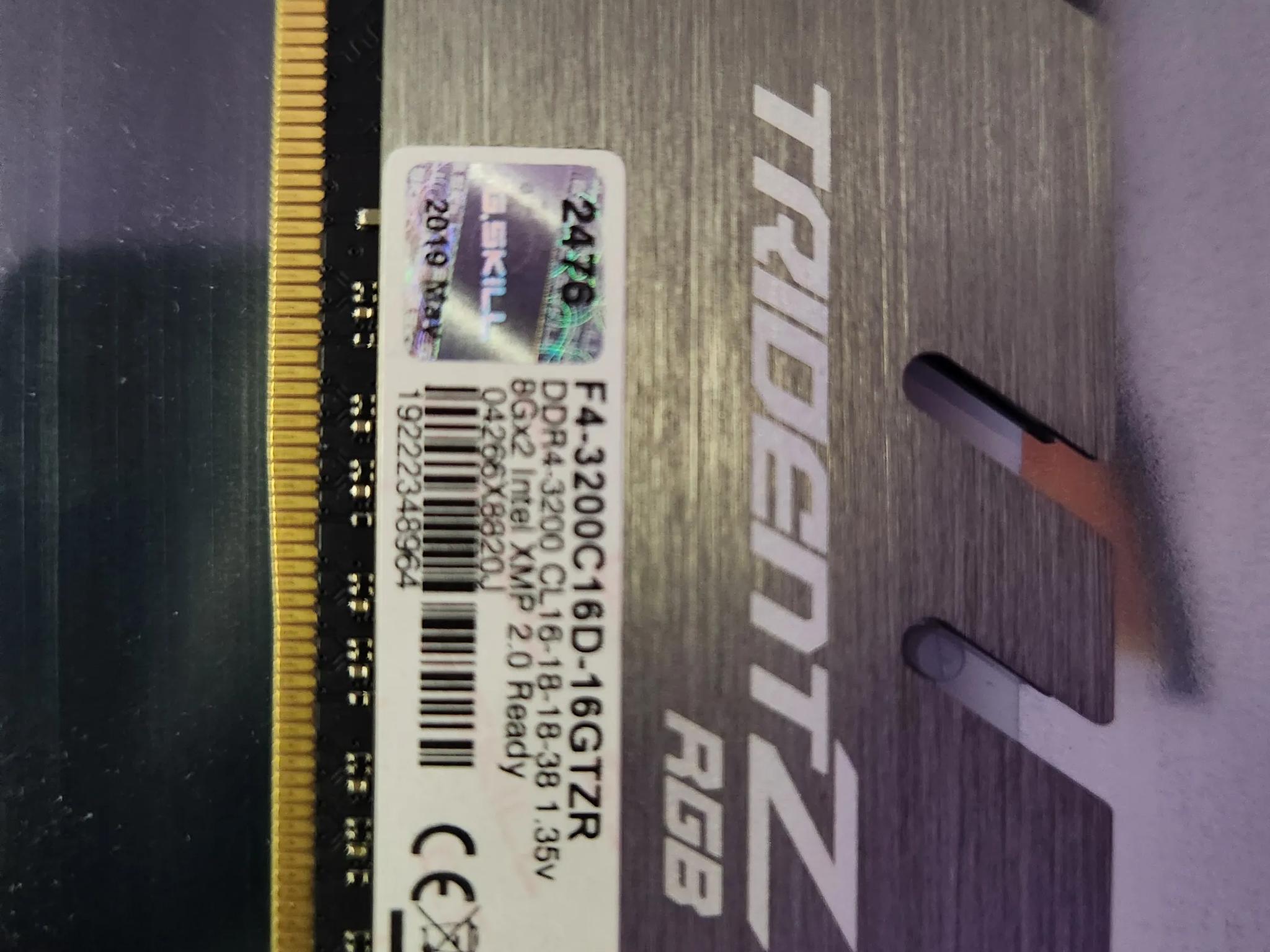G.Skill Trident Z RGB 16 GB (2 x 8 GB) DDR4-3200 CL16