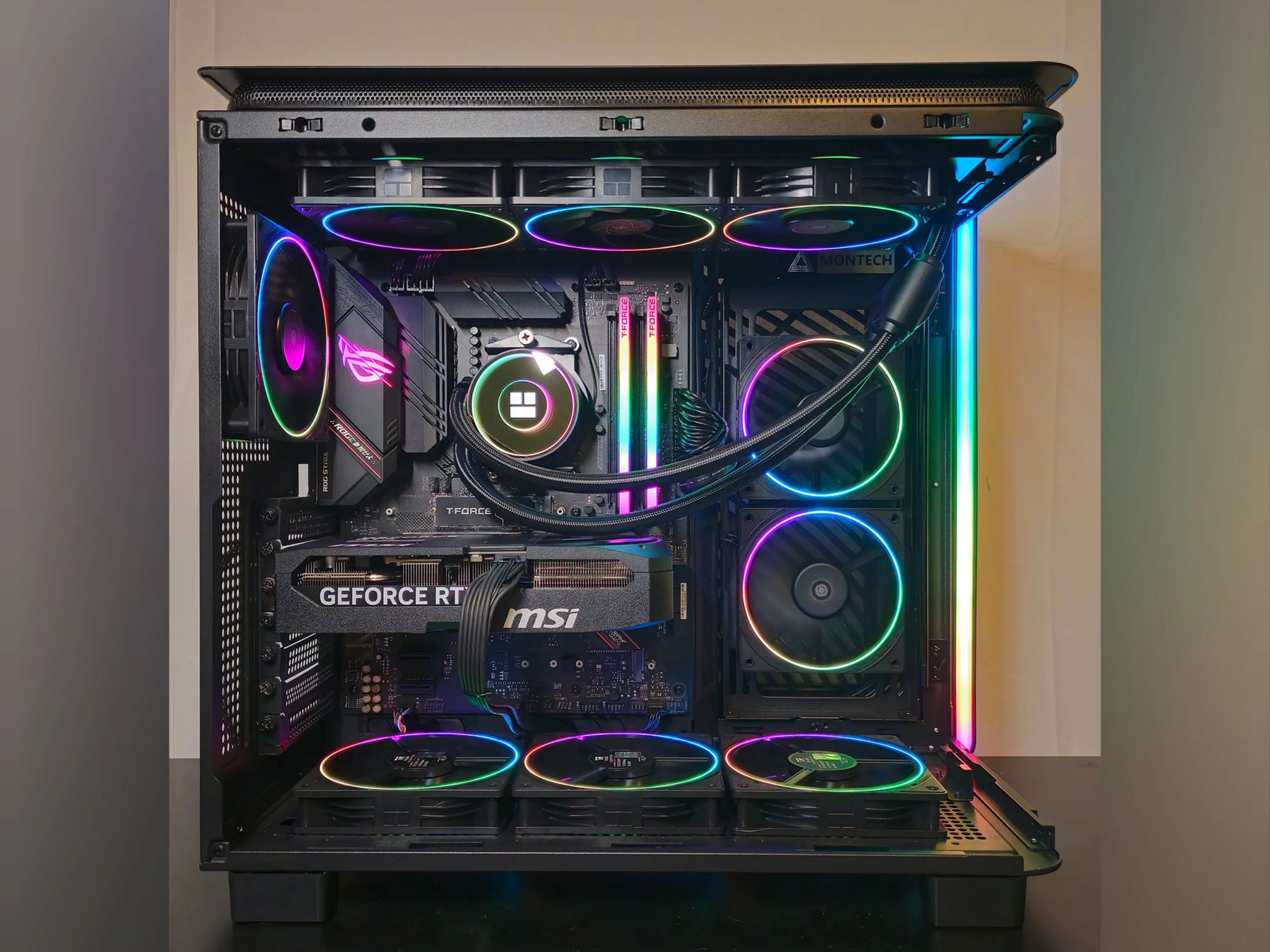 RTX 5070 12GB / Ryzen 7 5800x / 32GB RGB DDR4 / 2 x 1TB SSD / 𝒦𝒾𝓃𝑔 👑