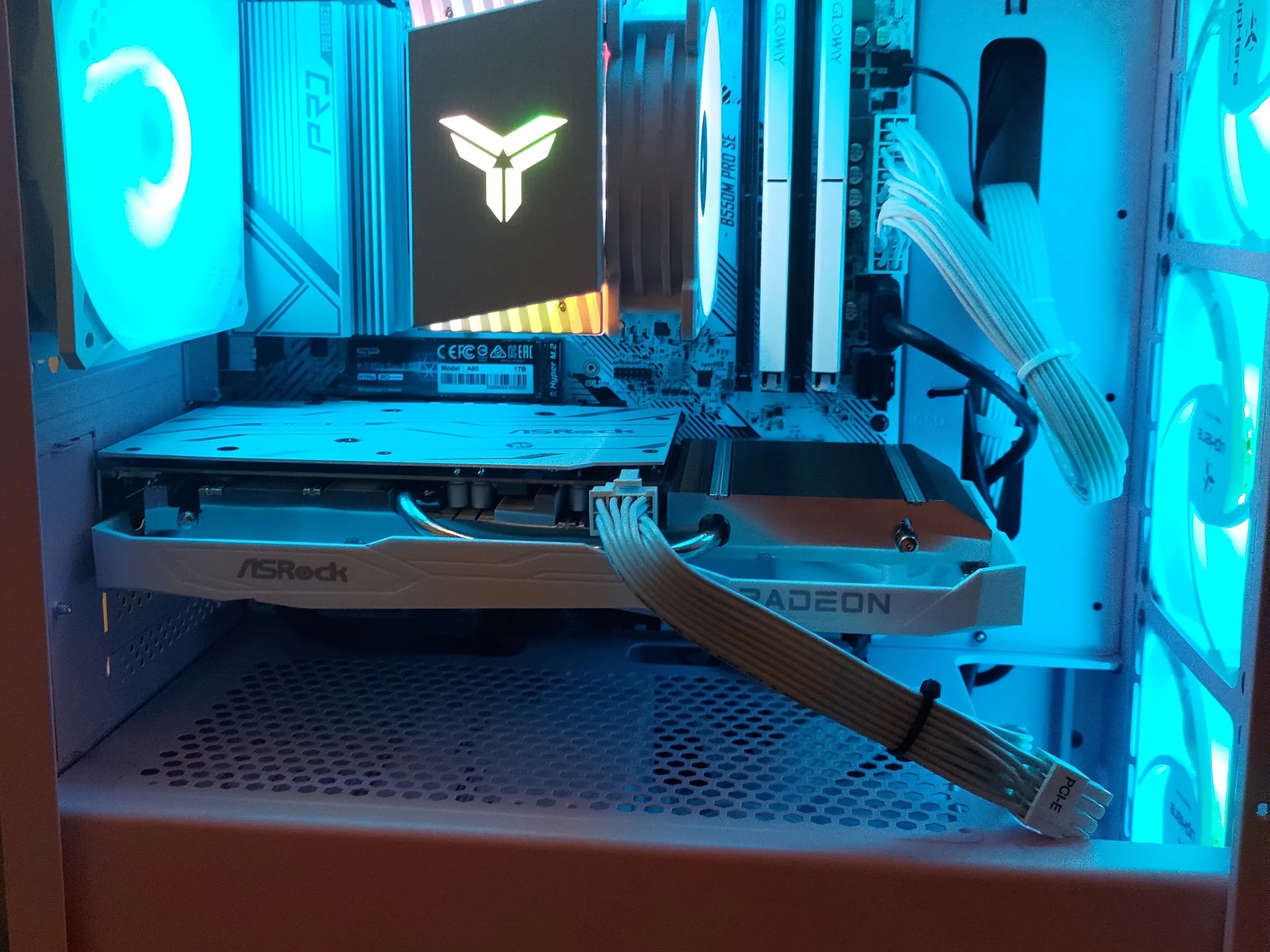 UwU Gaming PC (5600x & RX 6600)