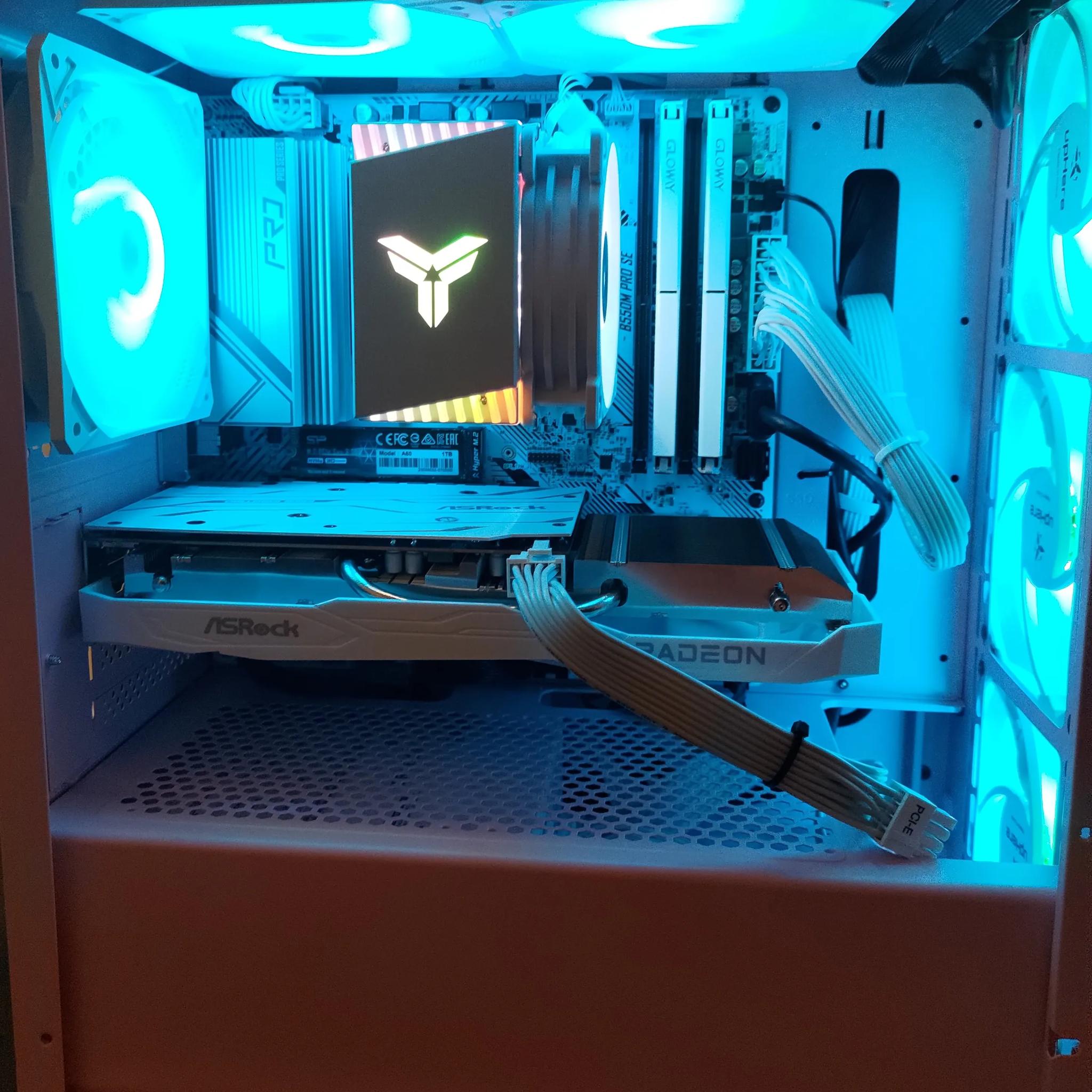 UwU Gaming PC (5600x & RX 6600)