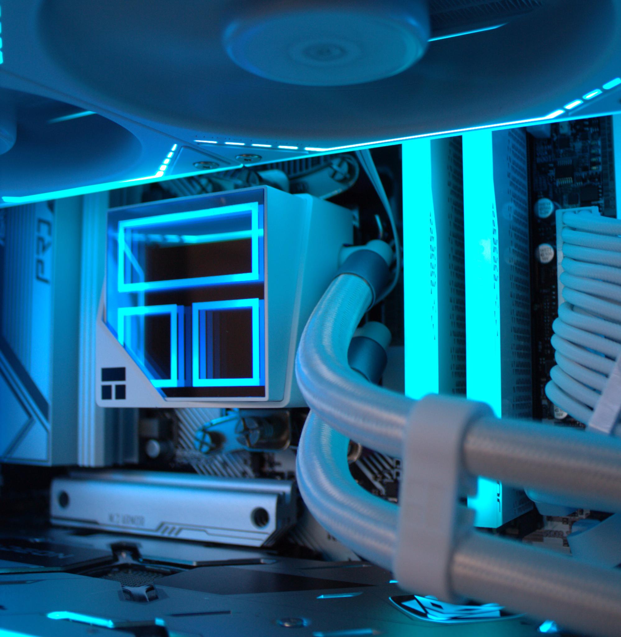 White Beast 6700XT 12GB, Ryzen 5 7600 , 32GB RAM