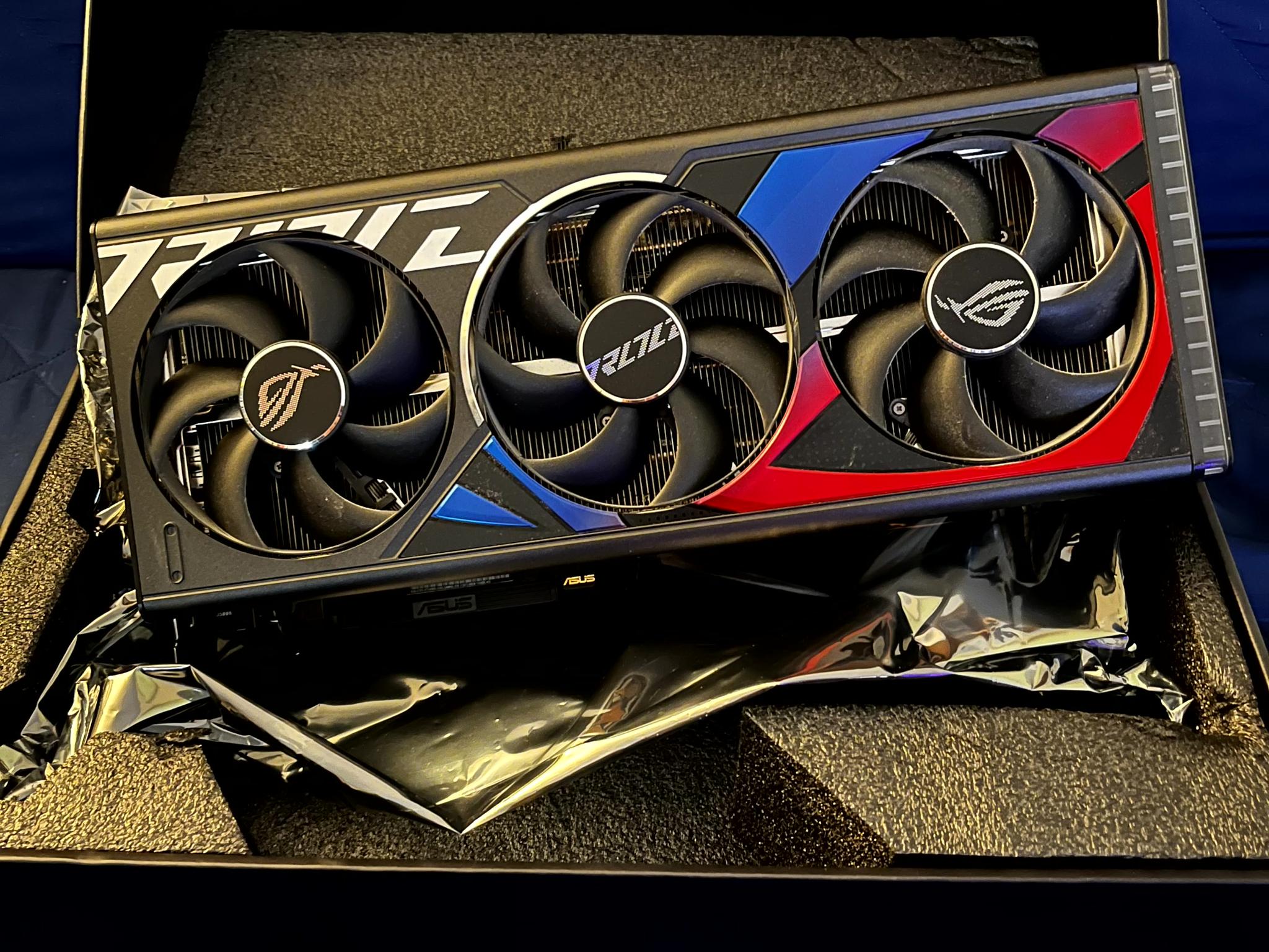RTX™ 4080 SUPER OC Edition 16GB - (ROG Strix GeForce RTX™ 4080 SUPER 16GB GDDR6X OC Edition)