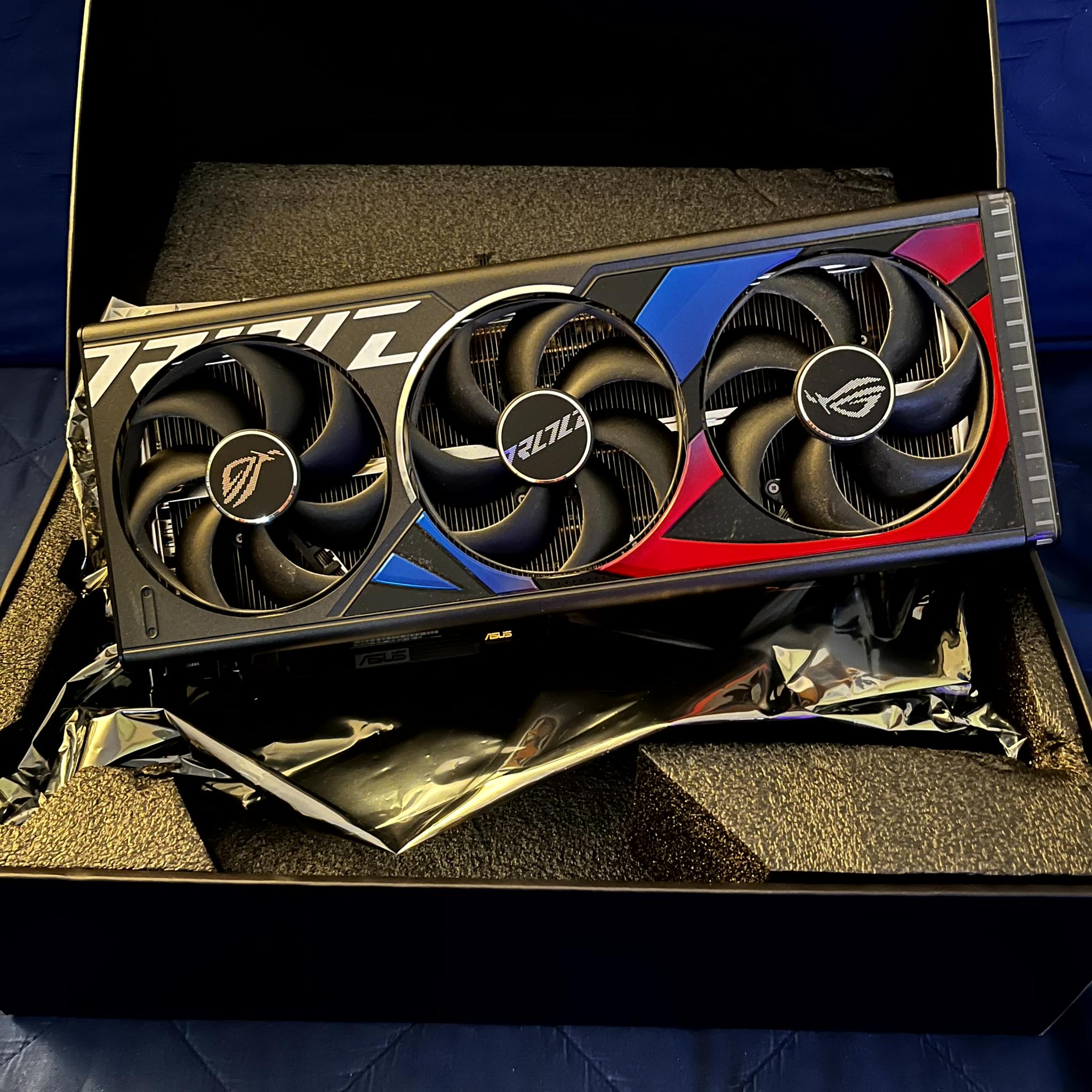 RTX™ 4080 SUPER OC Edition 16GB - (ROG Strix GeForce RTX™ 4080 SUPER 16GB GDDR6X OC Edition)