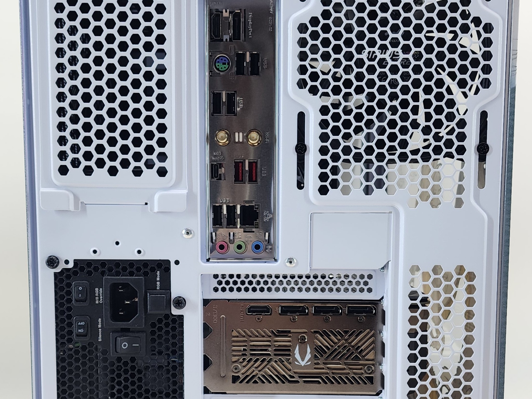 Gaming PC Ryzen 7 9800X3D 32GB RAM 2TB SSD 5070 Ti 16GB Windows 11 Computer