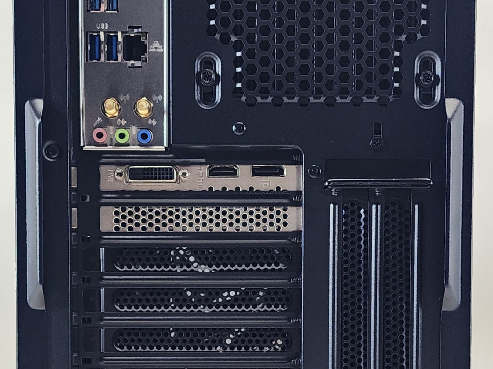 Gaming PC i3-10105F 16GB RAM 512GB SSD + 500GB HDD GTX 1650 4GB Win11 Computer