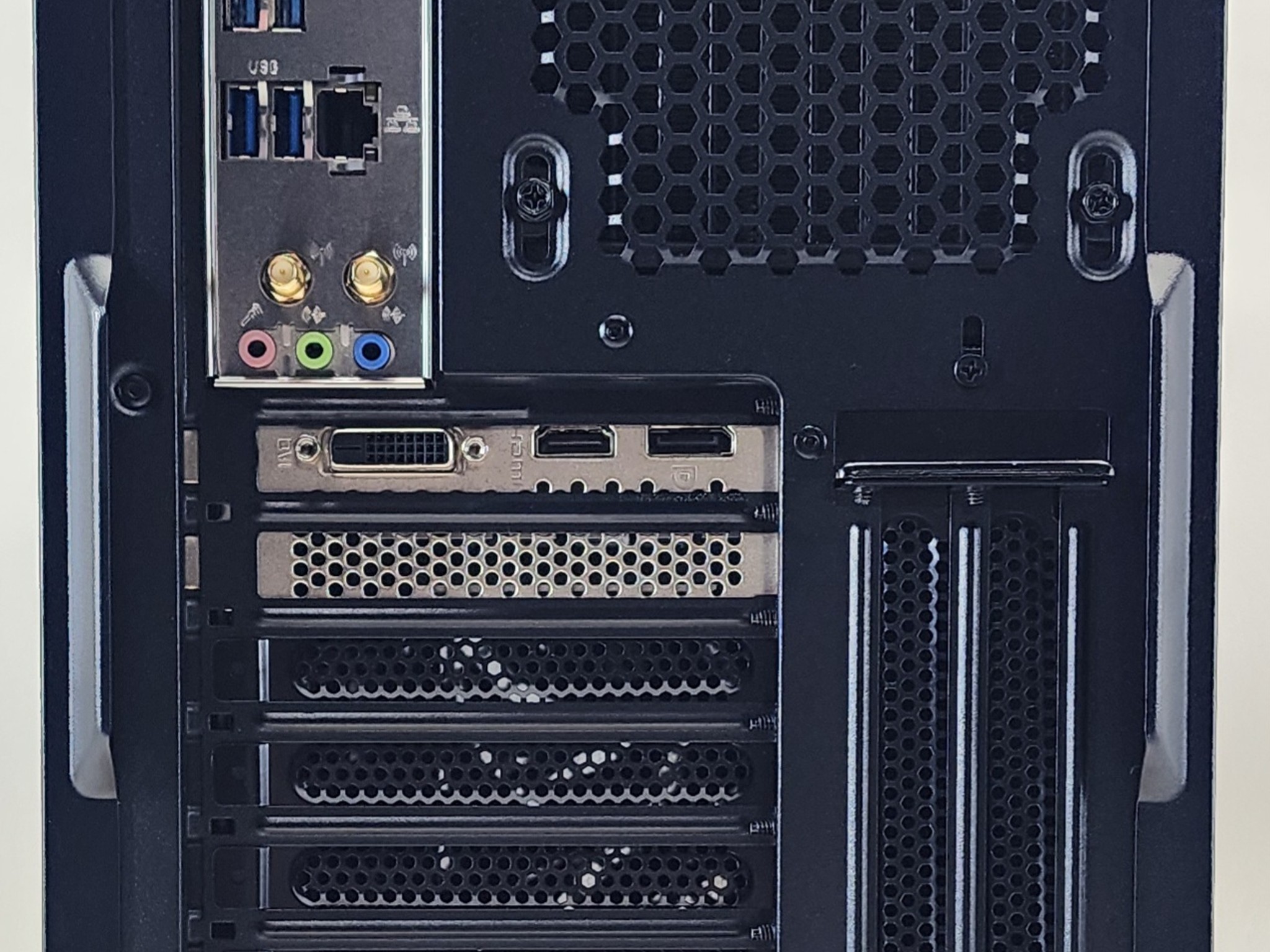 Gaming PC i3-10105F 16GB RAM 512GB SSD + 500GB HDD GTX 1650 4GB Win11 Computer