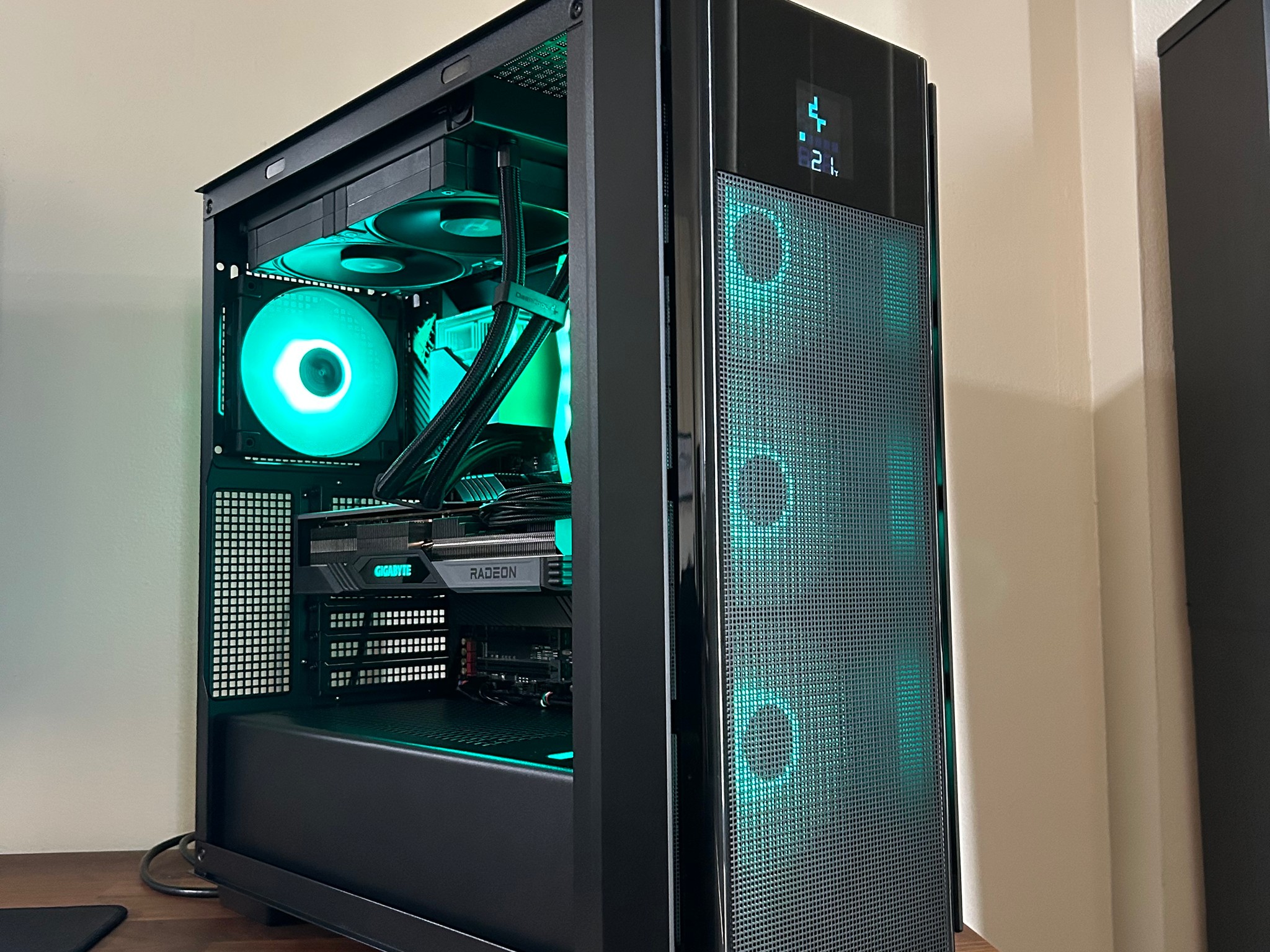 RX 7800XT 16GB | Intel i7 12700KF | 32GB DDR5 | The Digital Hero V2