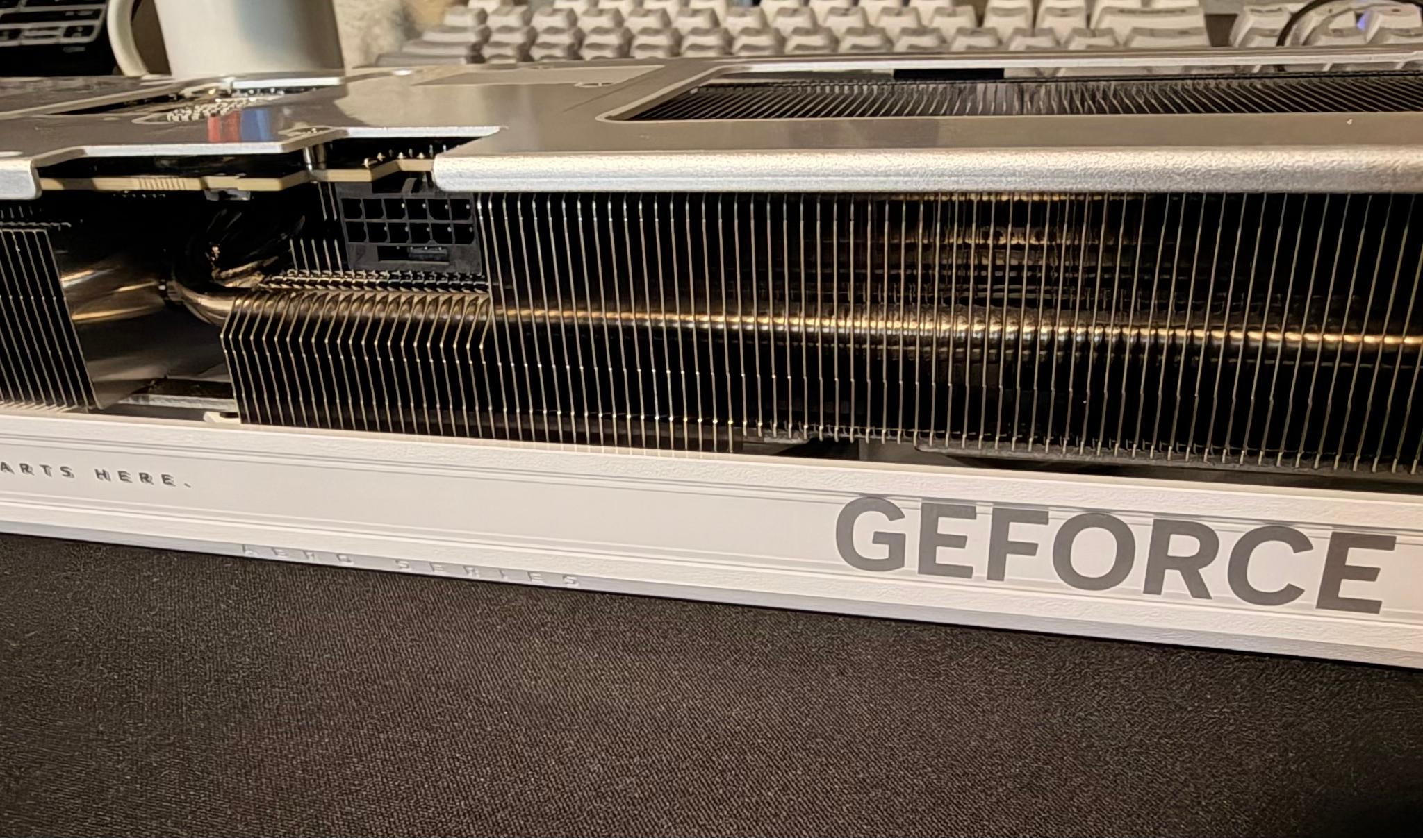 GIGABYTE GeForce RTX 5070 AERO OC 12G