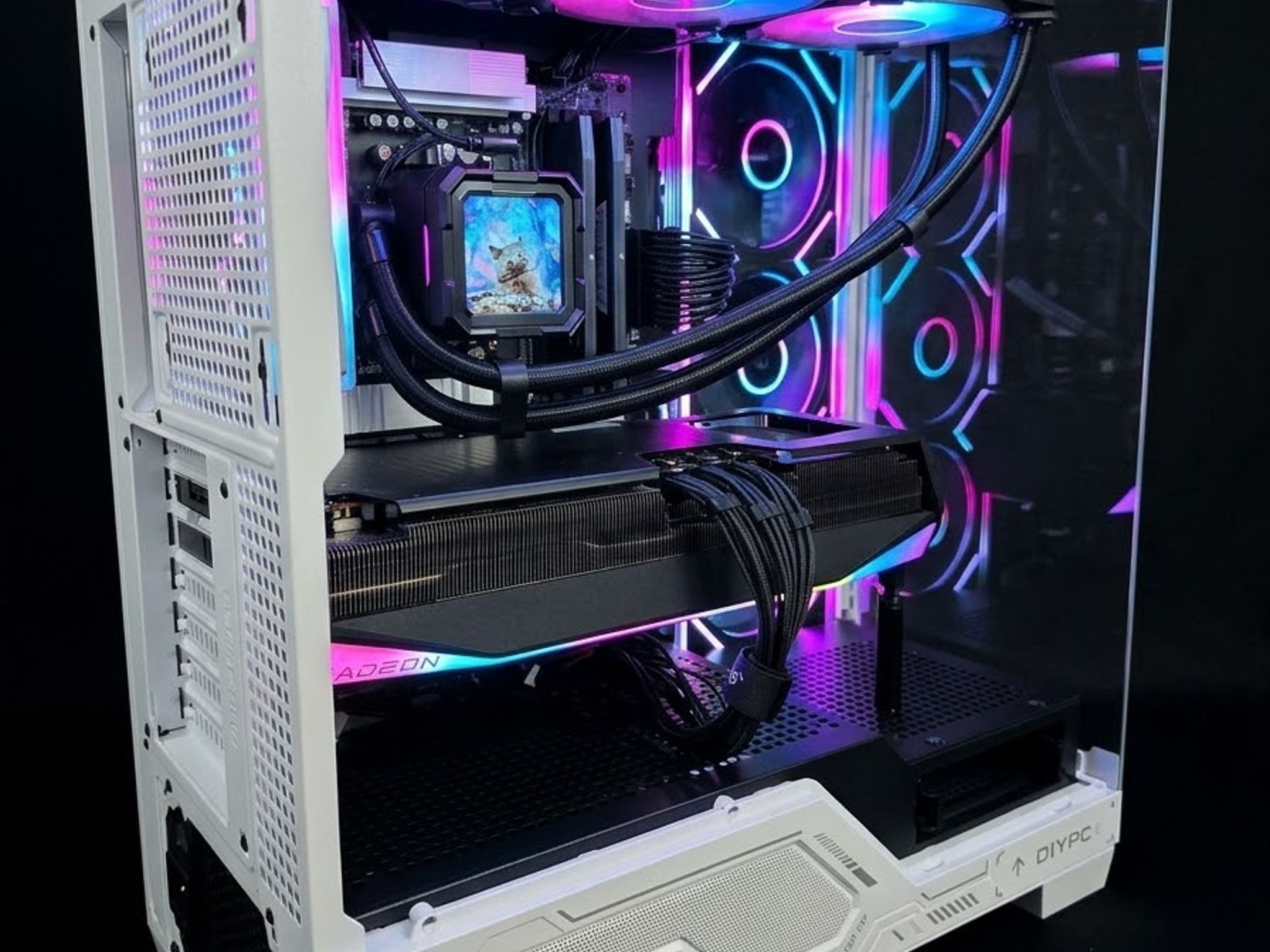 RX 9070 XT-Ryzen 7 9800x3d-32GB DDR5 6000-2TB(1+1) NVME Gaming PC