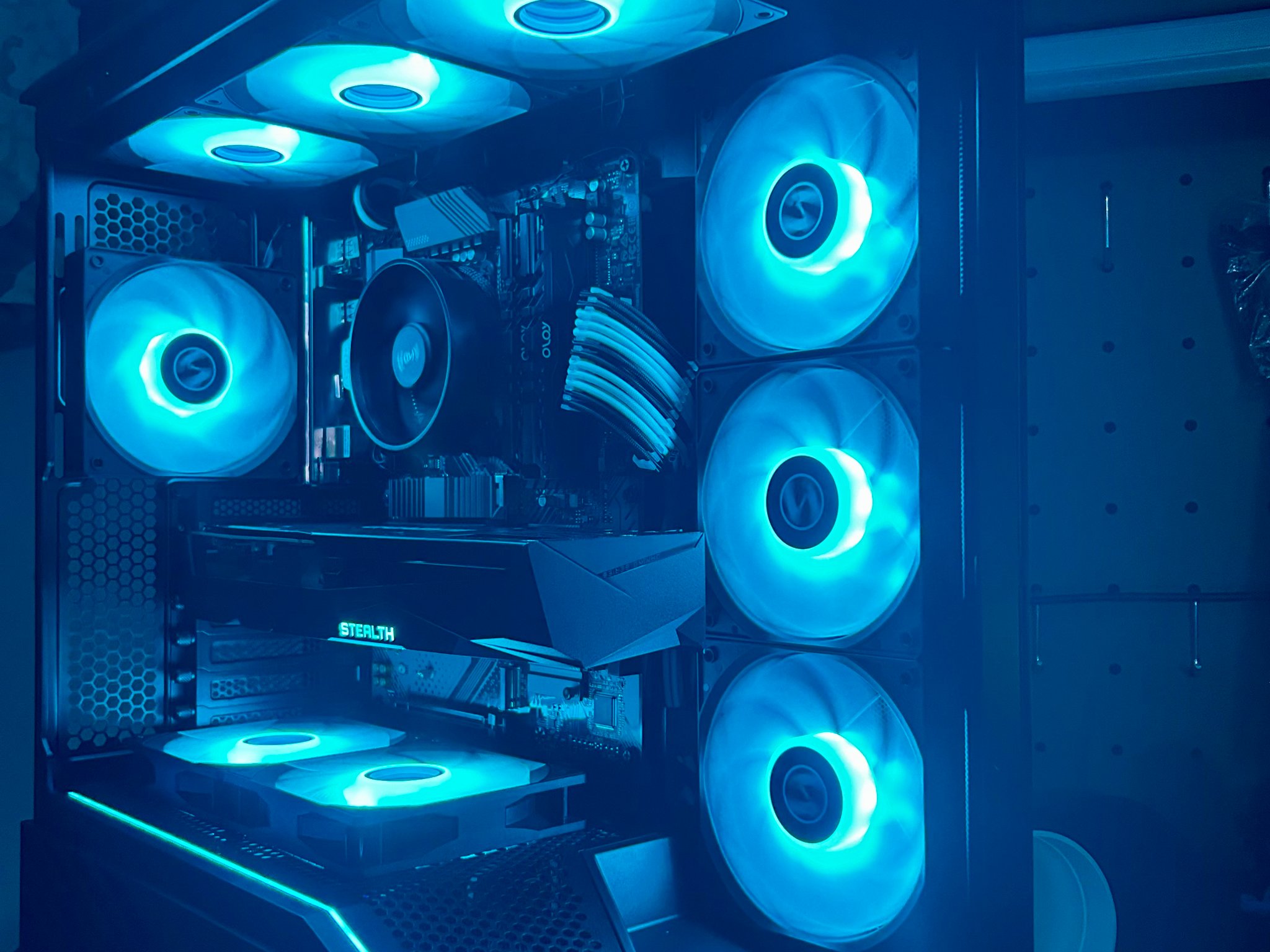 🔵|RTX 3070| Ryzen 5| 🌈ARGB 🌈|16gigabytes Ram| Gaming/Streaming Pc|🔵