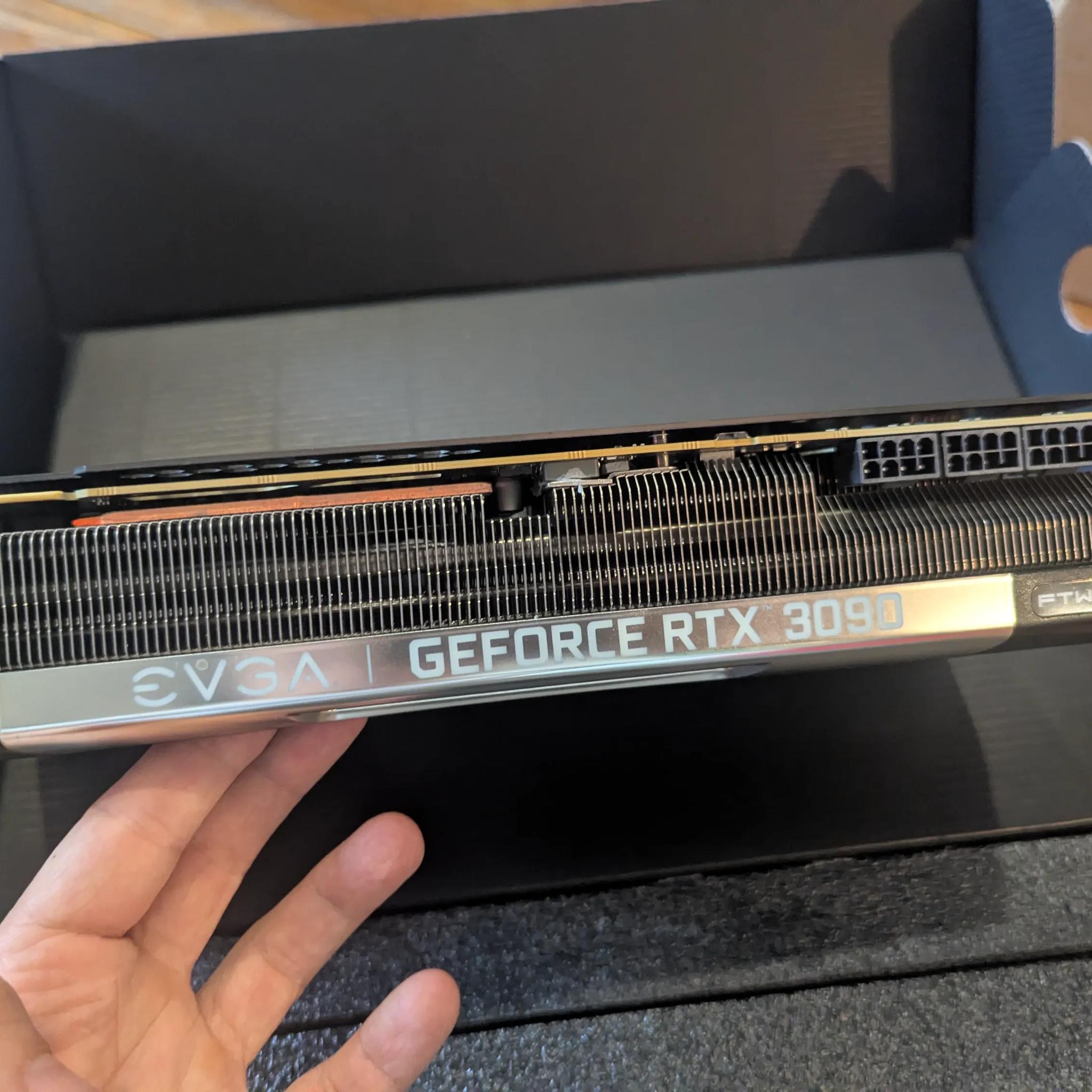 EVGA GeForce RTX 3090 FTW3 ULTRA 24GB vRAM GAMING Video Card  Excelent Condition