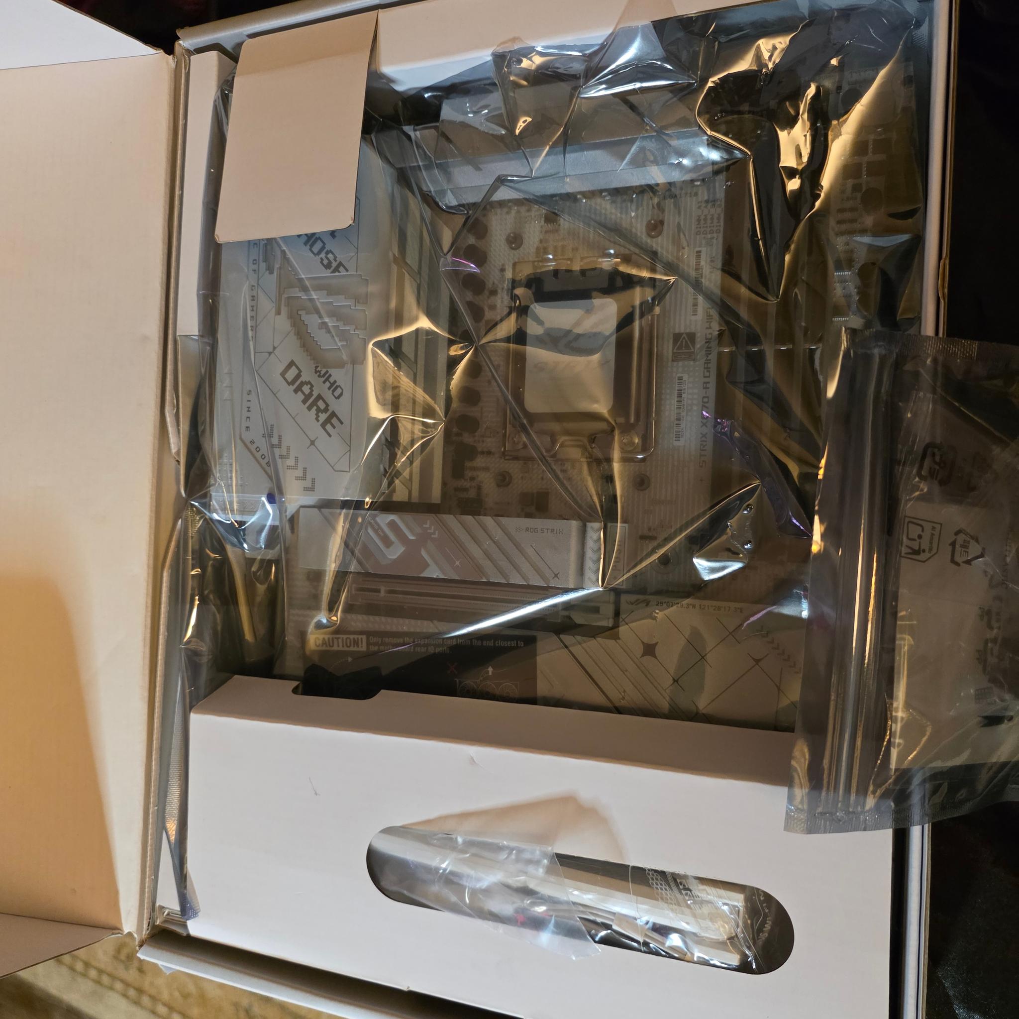 ASUS ROG STRIX X870 A GAMING WIFI AMD AM5 DDR5 PCIE 5.0
