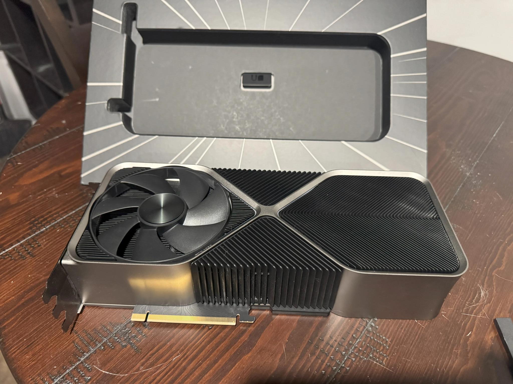 RTX 4090 Foudner Edition