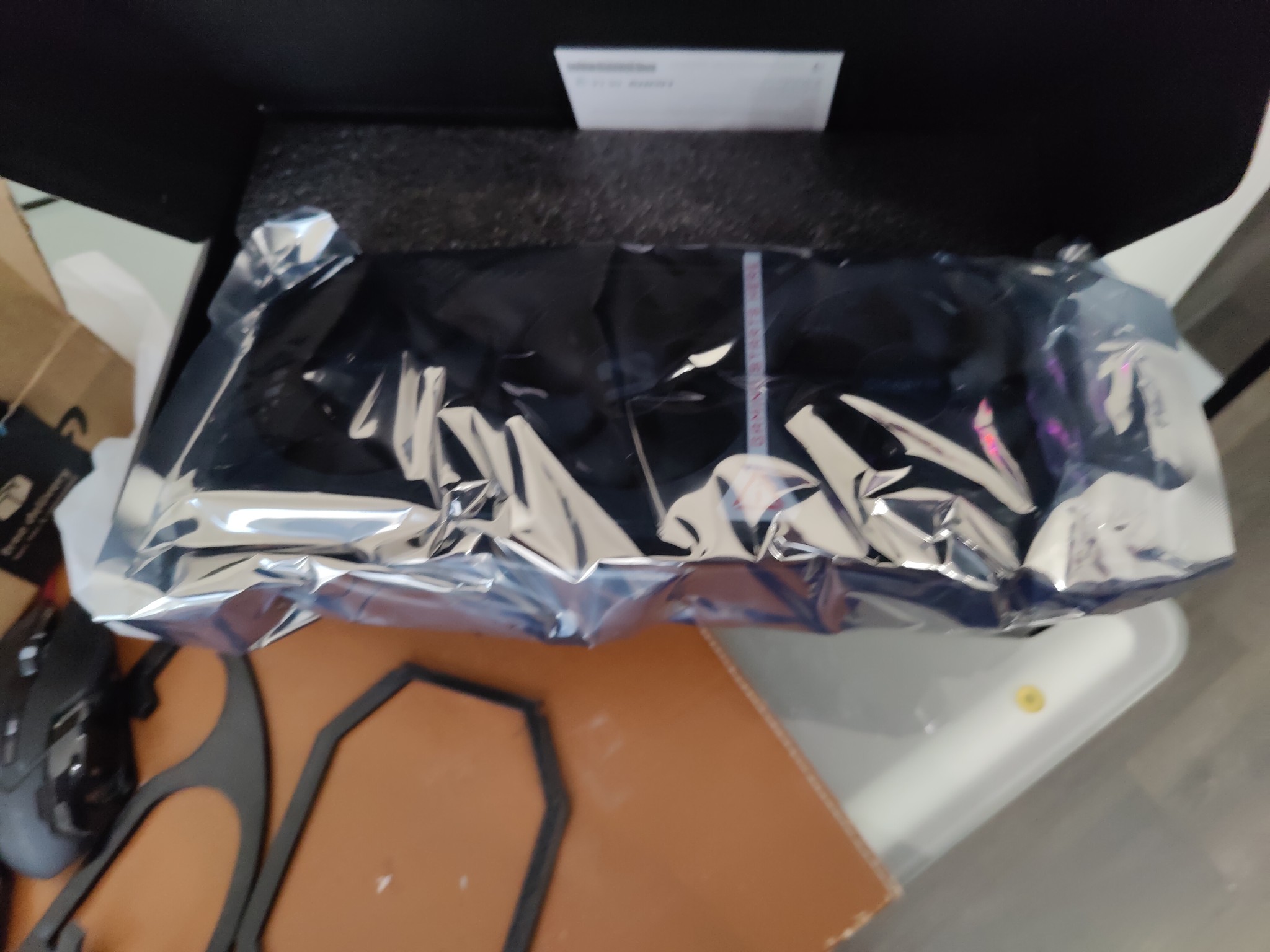 GIGABYTE RX 9070 XT GAMING OC 16G