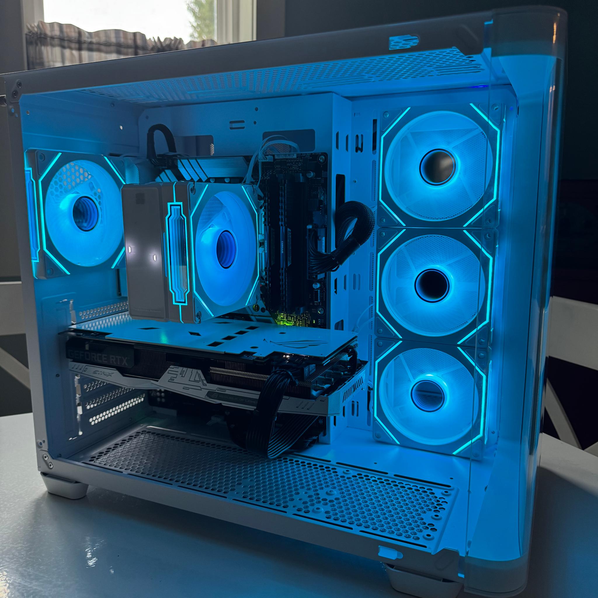 !!Panda themed gaming PC!! Ryzen 5 4500 - 2060 - 16 GBs - 512 Nvme