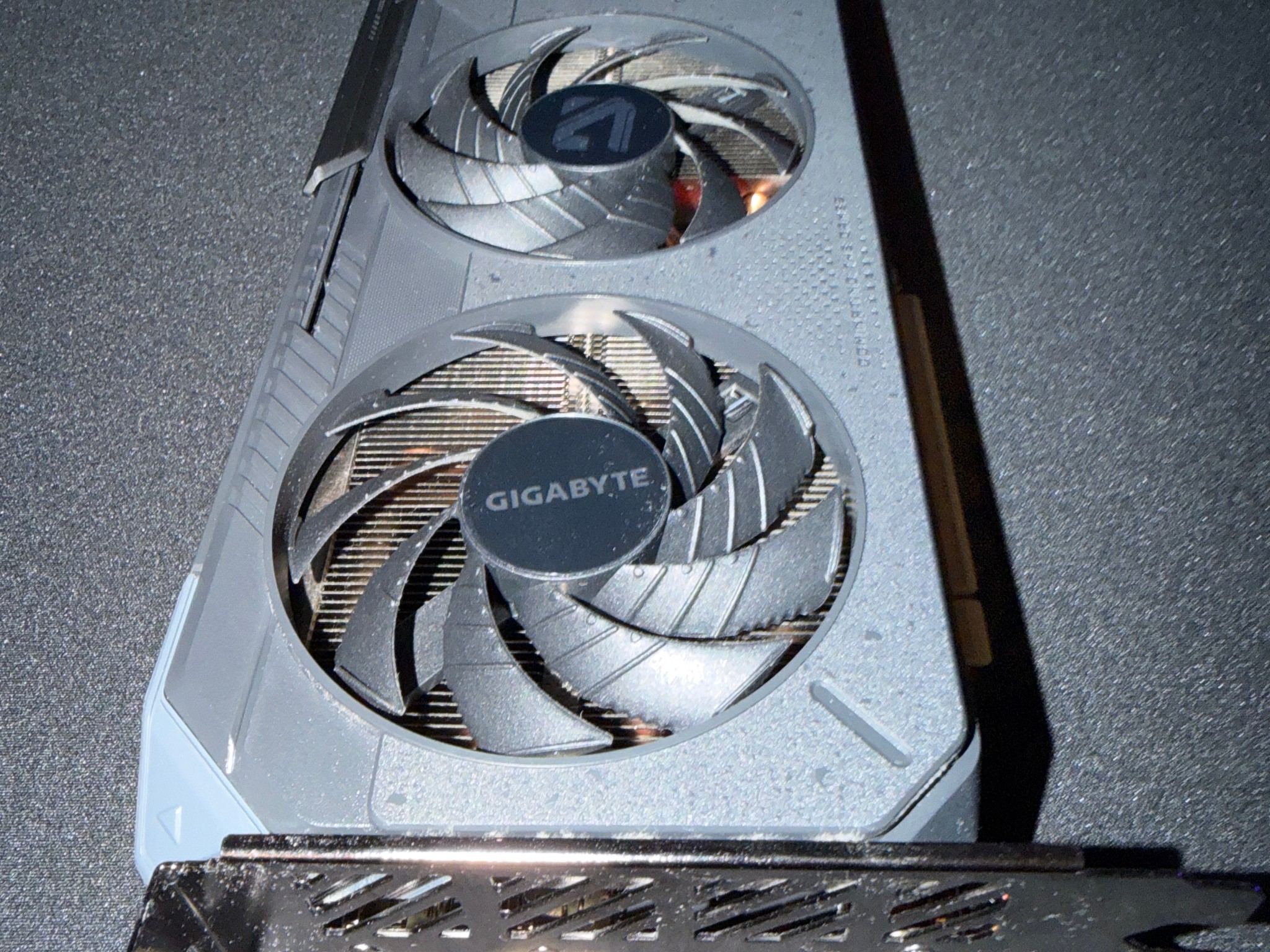Radeon RX 9060xt 8gb triple fan OC edition