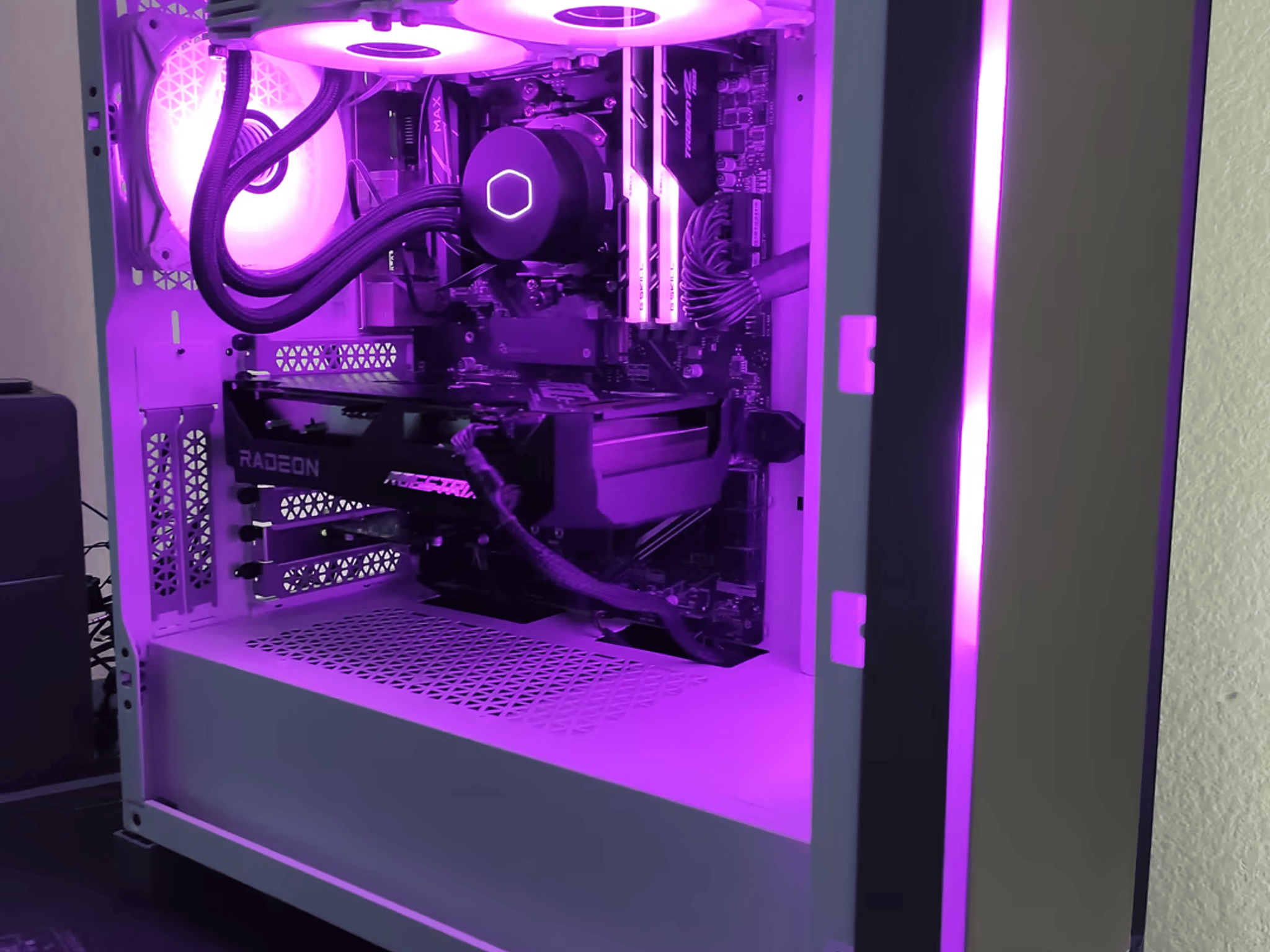 4000D AMD Ryzen Build! 3700X | 6600XT Strix | 2x8GB 3600MHz Trident Z | 1TB FireCuda NVME