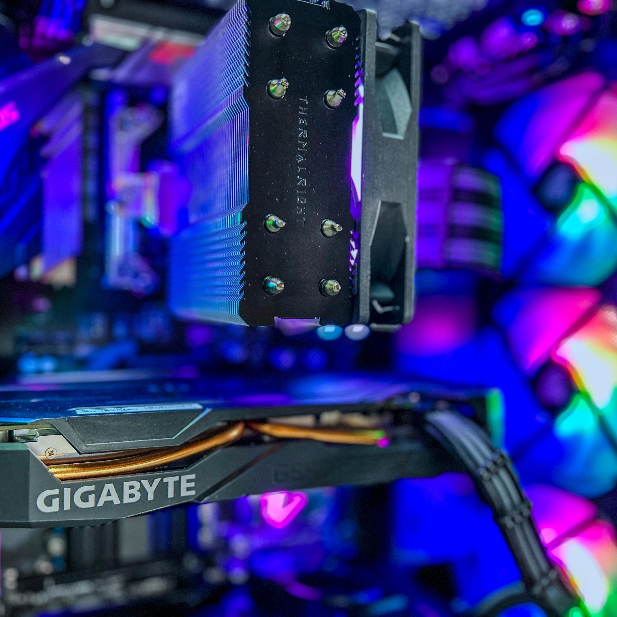 🕯☽☾🔮🖤 Comet 🕯☽☾🔮🖤 RTX 2060 Super / AMD Ryzen 5 3600 / 2TB SSD / 16GB Ram / WIFI / WIN10