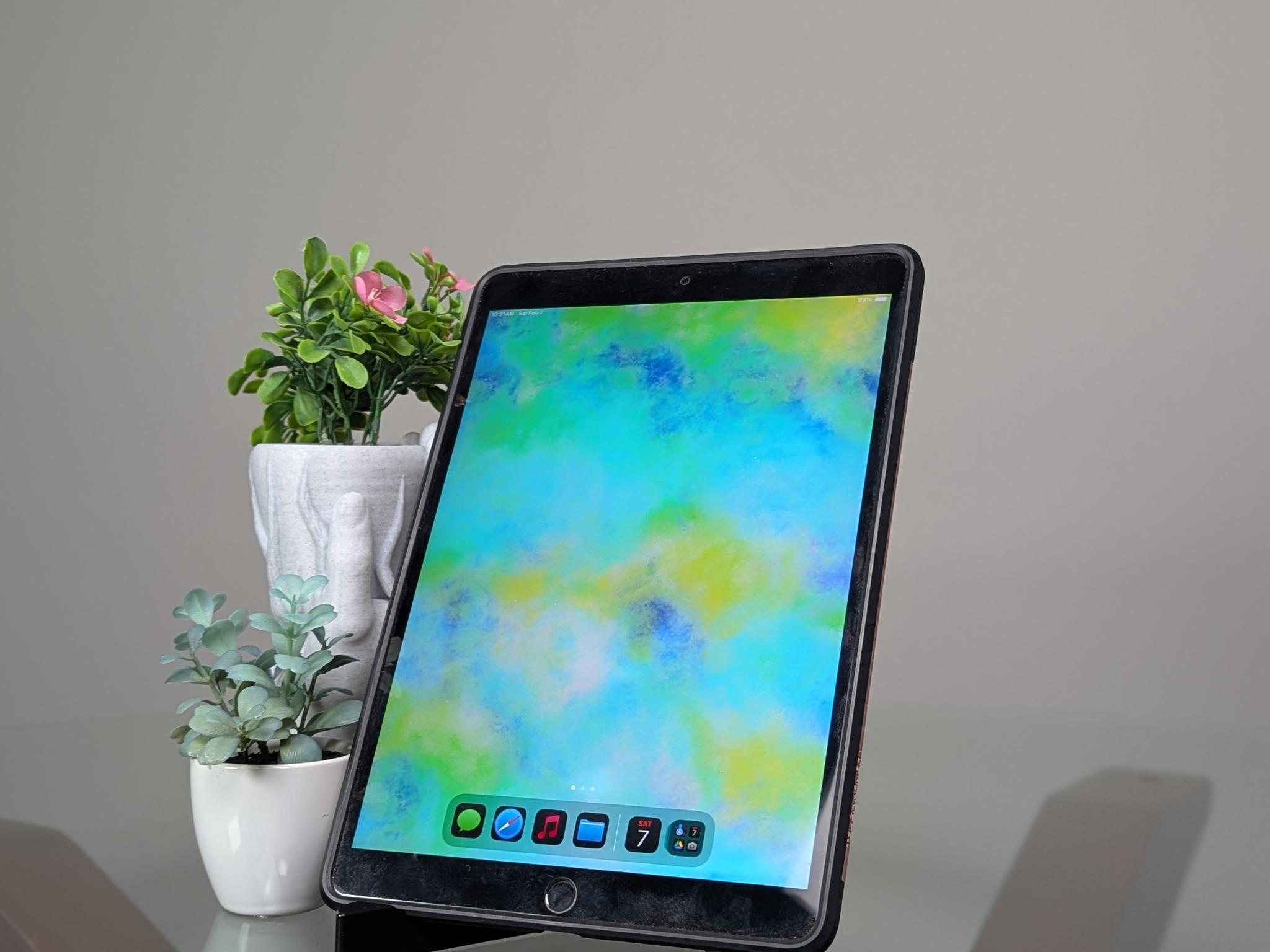 iPad Air 3rd Gen | 64 GB | Near Mint Condition! | Case, Screen Protector, Charger, & Cable included
