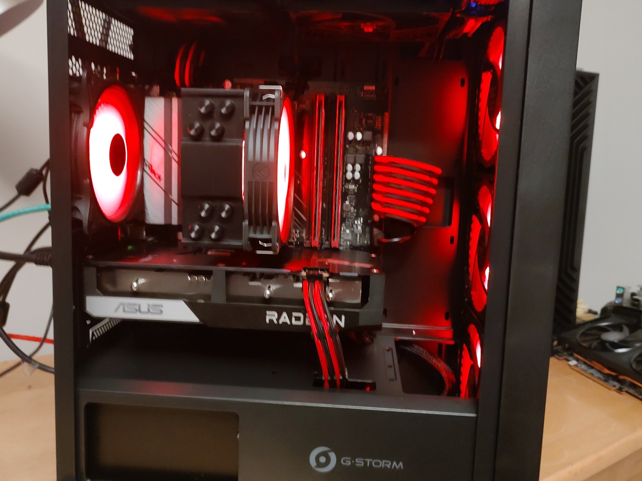 Gaming PC - Ryzen 5 3600, RX 6600XT, 16GB RAM / 1TB SSD