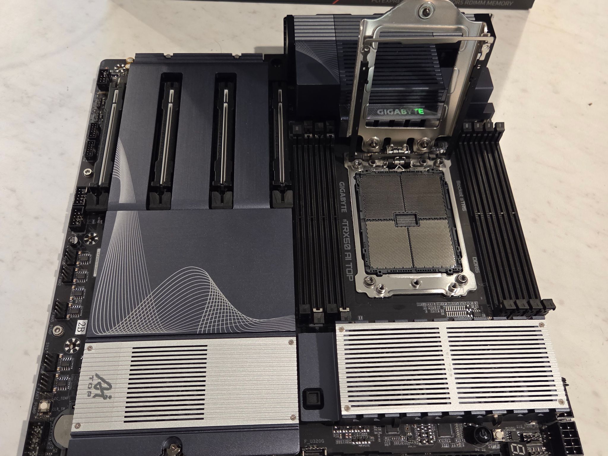 AMD Threadripper 7960X (24C/48T) + Gigabyte TRX50 AI TOP - CPU/Mobo Combo