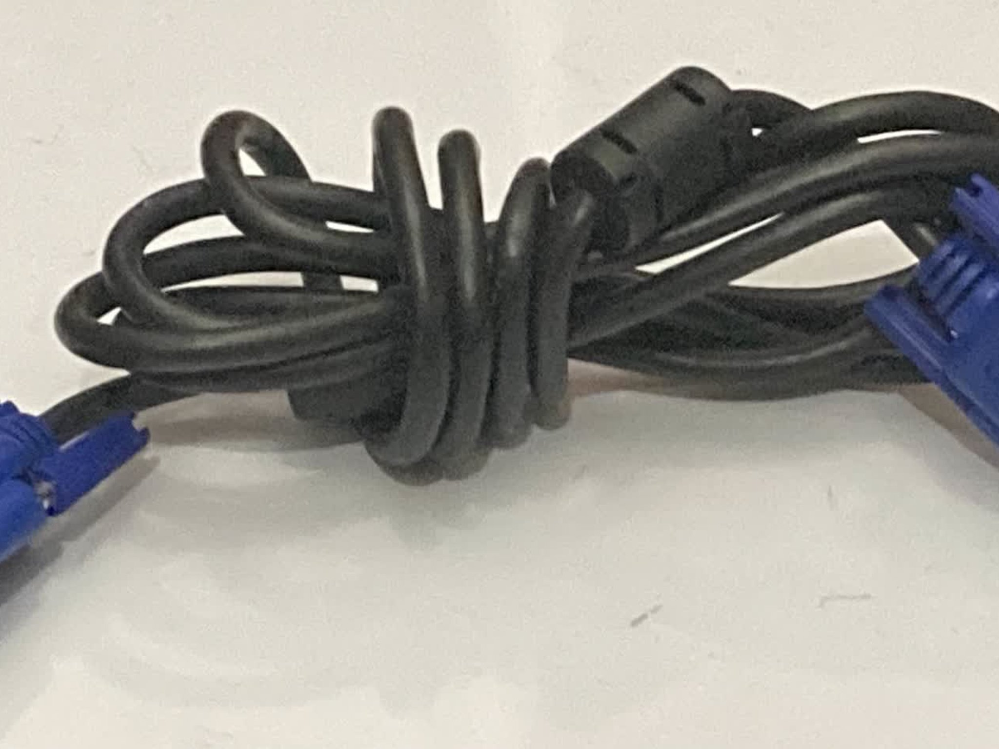 VGA Monitor Video Display 15-Pin Male-To-Male Cable PC Cord With Locking Screws