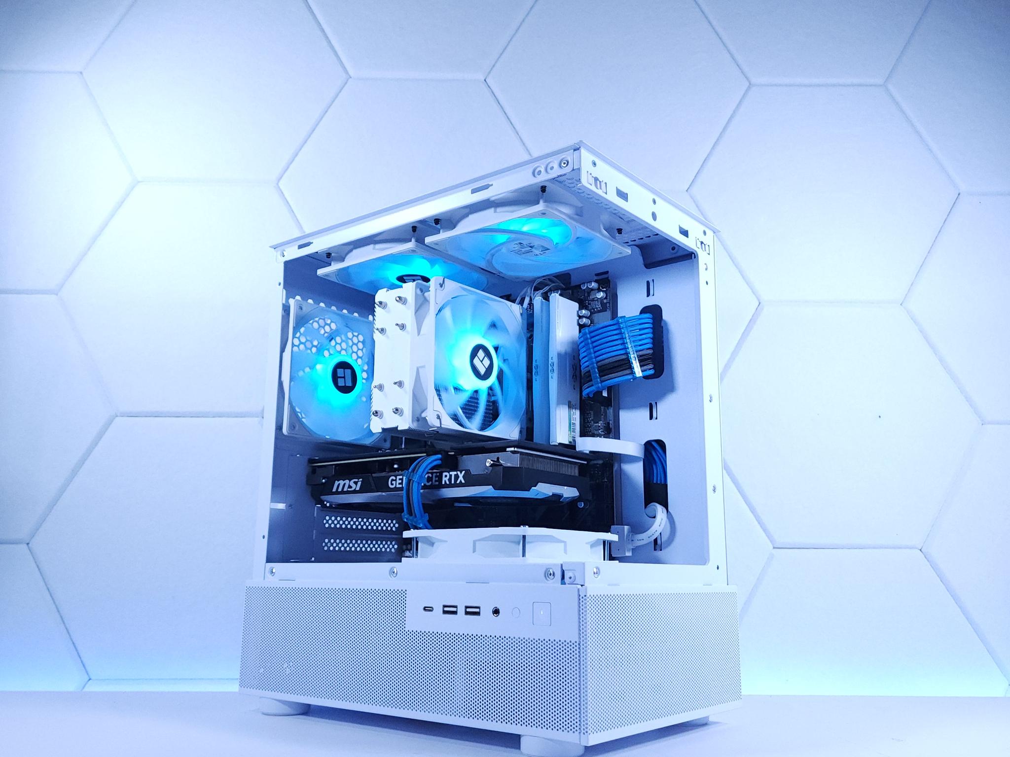 💙🤍RTX 4070 || Ryzen 5 7500F || 2TB NVMe SSD || 32GB 6000MHz DDR5 || 1440p Gaming Computer